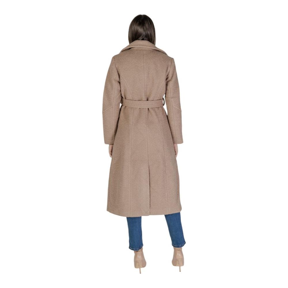 Back view of women's beige polyester coat from Vila Clothes for fall/winter collection.