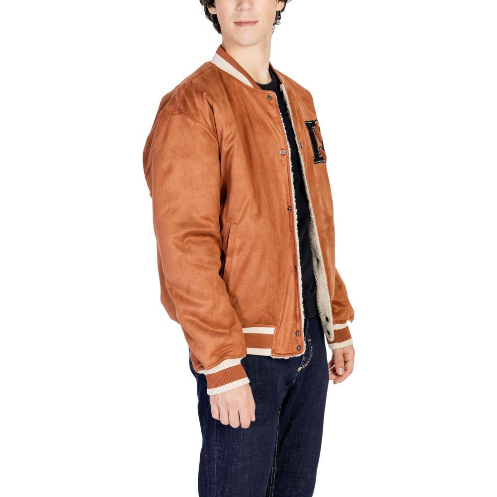 Only & Sons reversible brown polyester jacket with embroidered details, sporty design, worn by a model. Versatile and trendy outerwear.