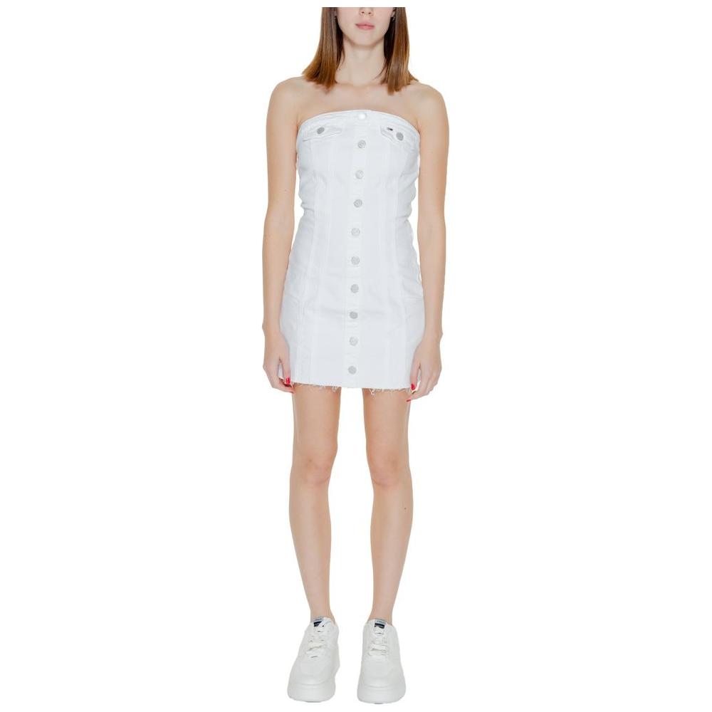 Women's strapless white Tommy Hilfiger short dress made of recycled cotton for spring/summer collection, front view