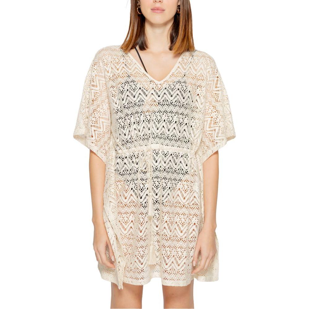 Vero Moda beige polyester short dress for women, spring/summer collection, 95% polyester, 5% elastane.