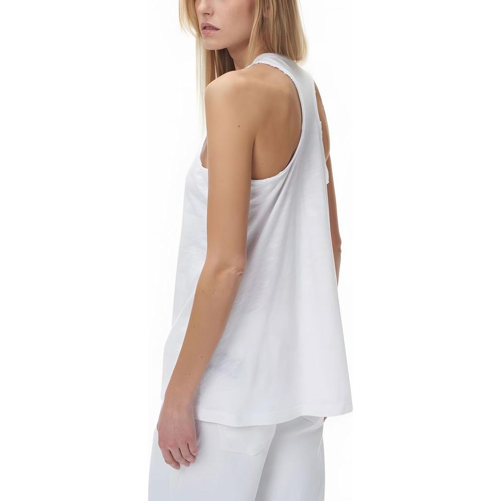 Woman wearing a Blauer white cotton tank top, part of the Spring/Summer collection. Perfect for casual summer looks.