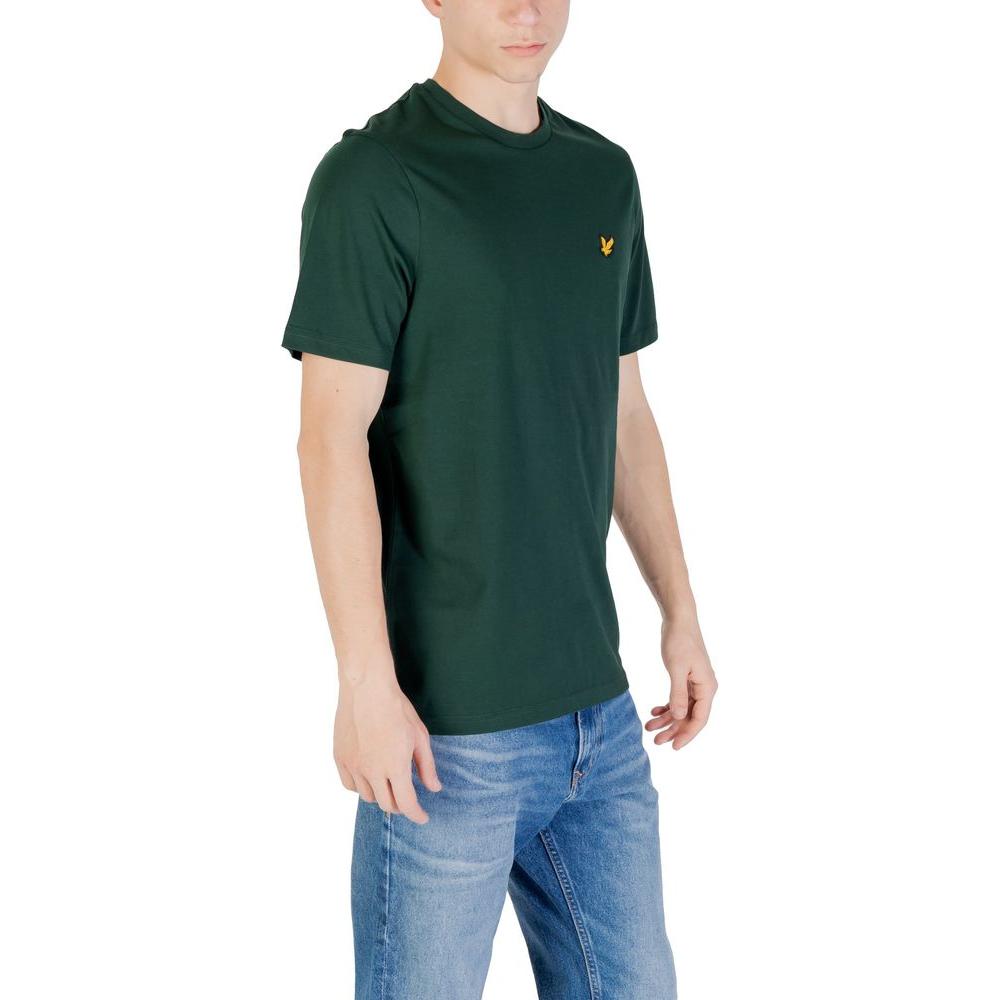 Lyle & Scott green cotton T-shirt for men, short sleeves, model wearing with blue jeans, versatile and comfortable fit for casual style.