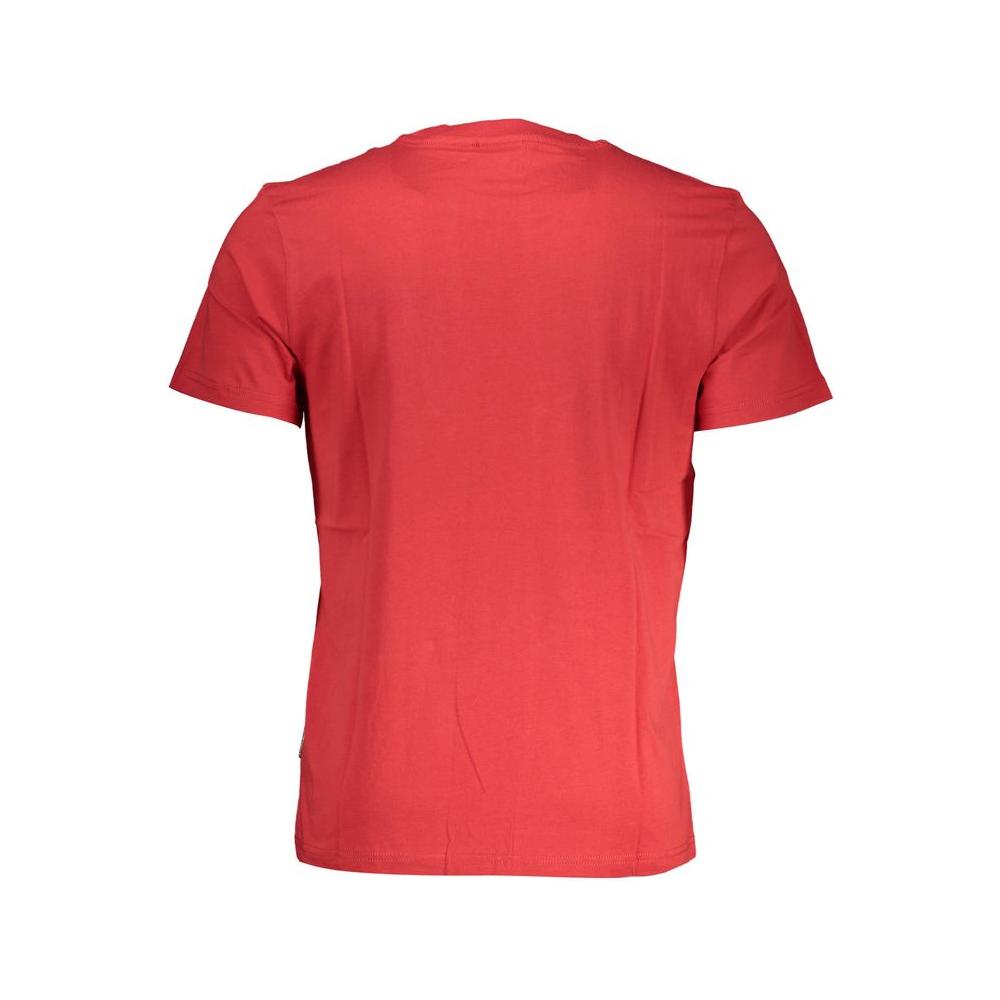 Napapijri Red Cotton Men T-ShirtUnleash a statement of casual sophistication with the Napapijri short-sleeved t-shirt. Crafted for the modern trendsetter, this shirt boasts an eye-catching print and the iconic Napapijri logo application, adding a touch of