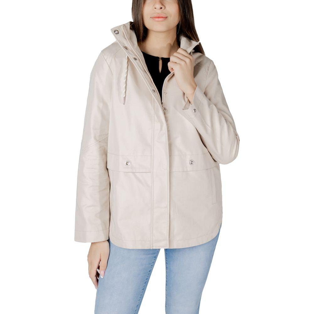 Model wearing Street One beige cotton parka jacket with front pockets and adjustable hood, perfect for casual style and cooler days.