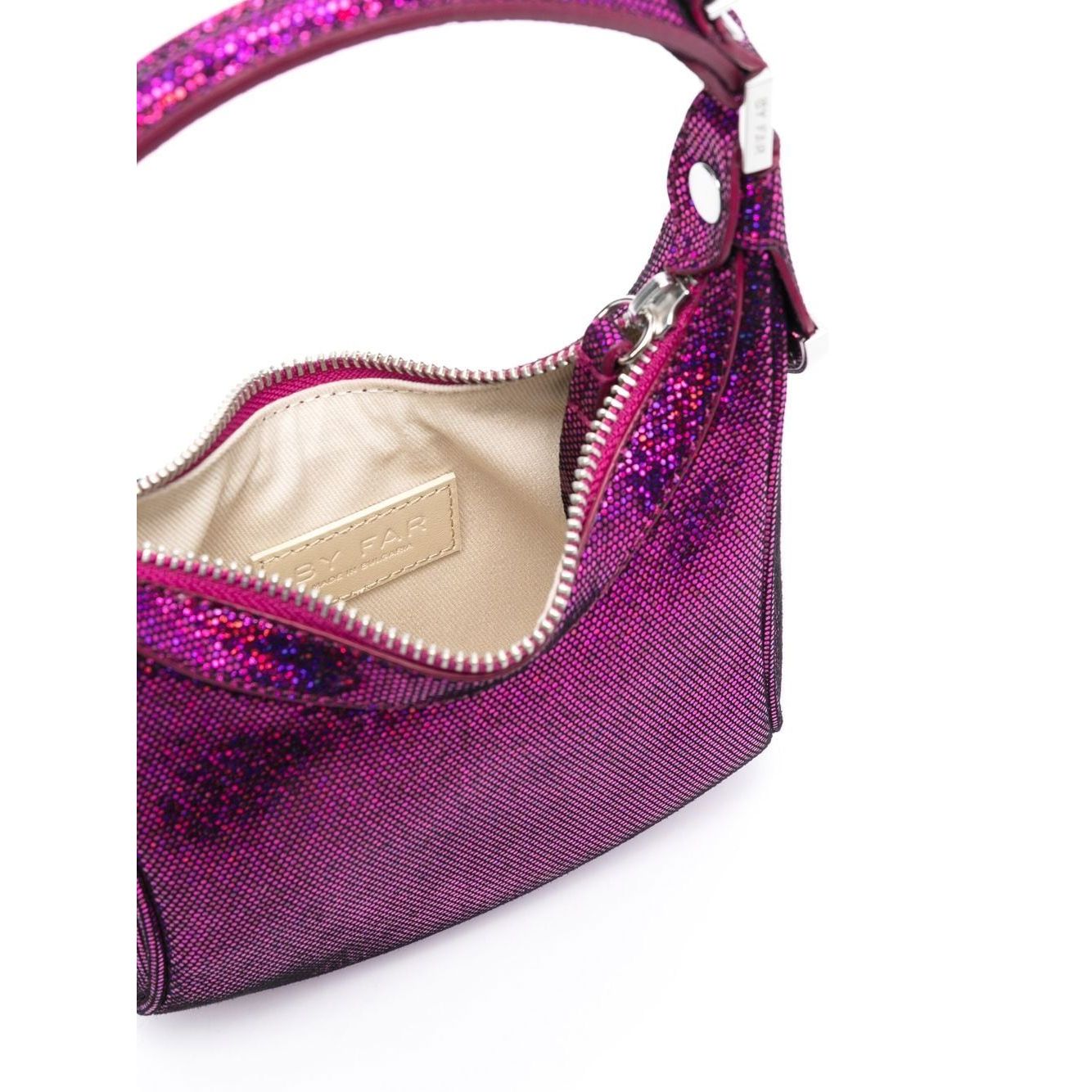 Front view with bag zipped and handles upright.
