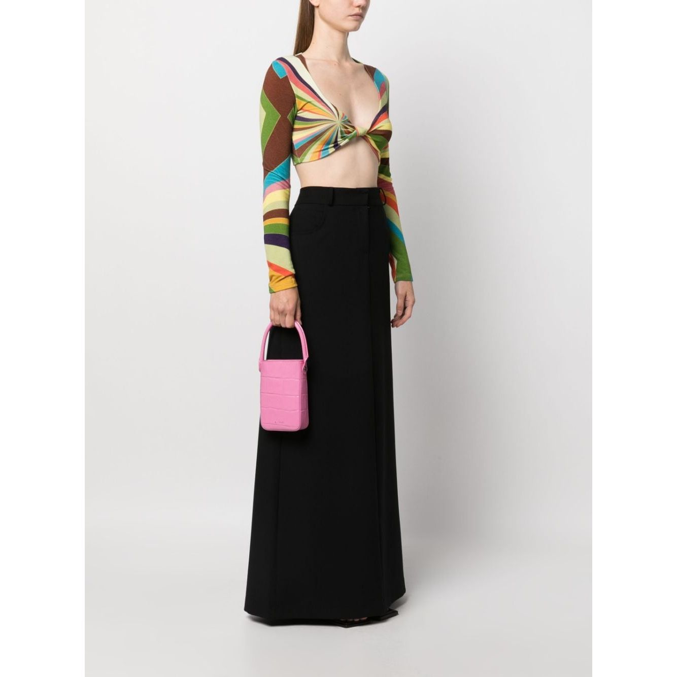Front view with bag zipped and handles upright.
