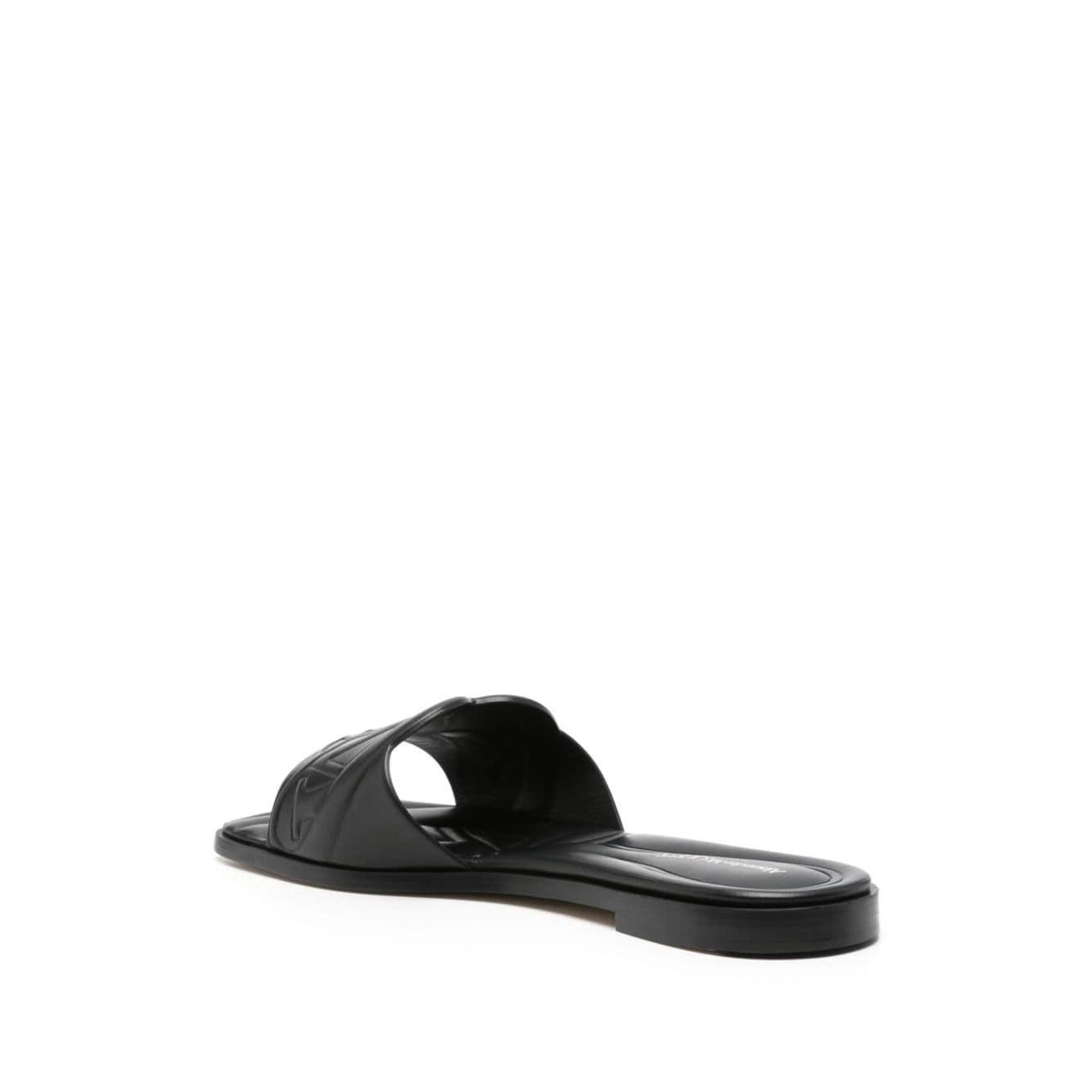 Alexander McQueen logo-embossed leather sandals 780714WIEAD1000