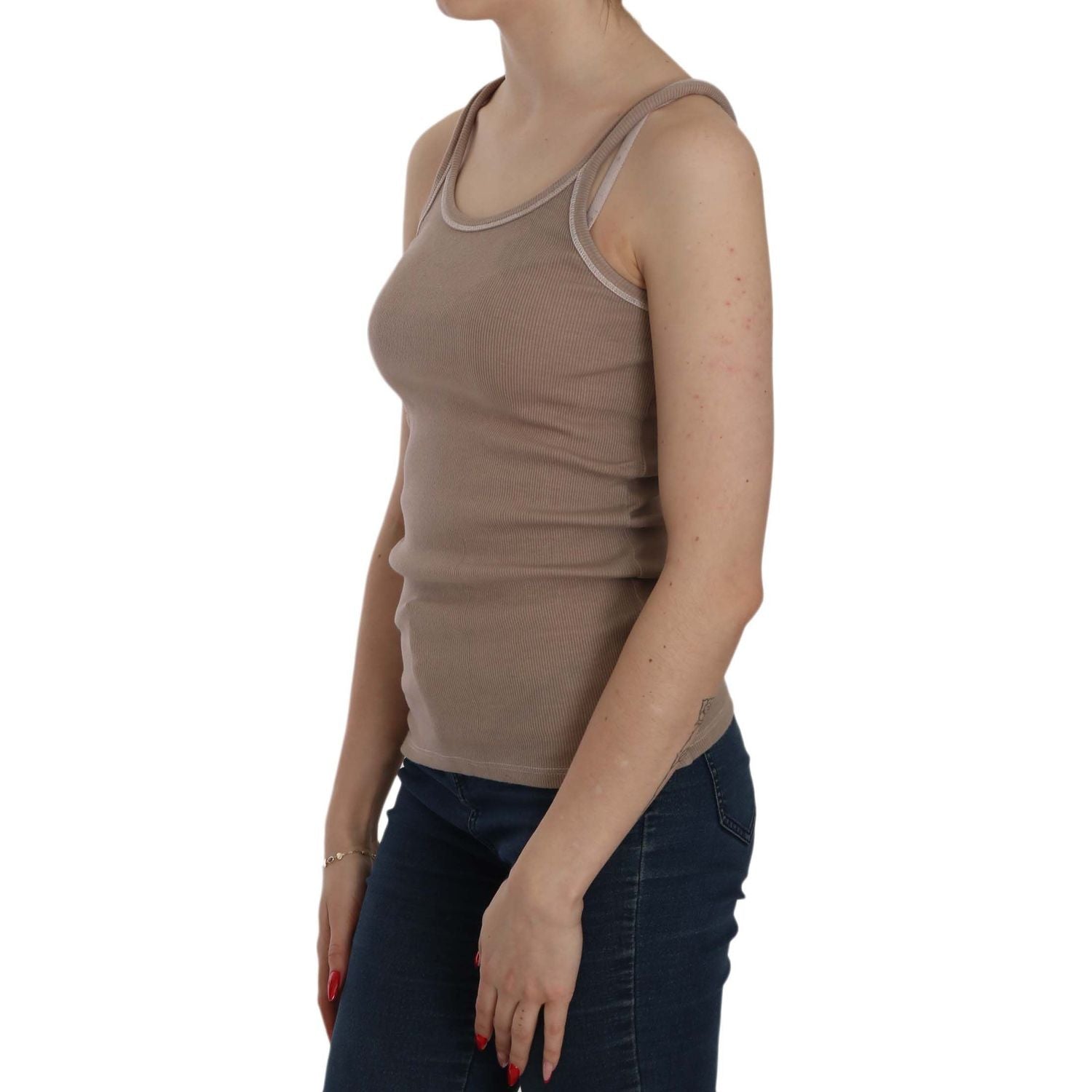 别致的棕色无袖细肩带上衣