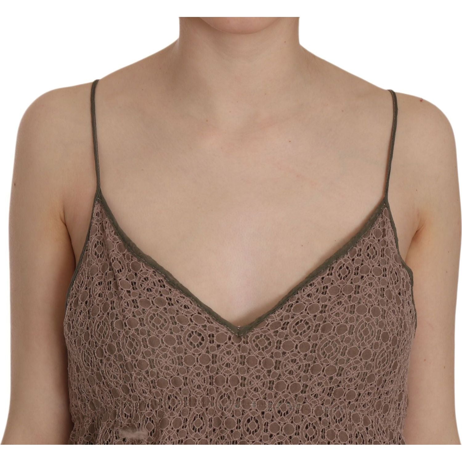 فستان قصير أنيق باللون الأخضر بقصة A وحمالات رفيعة من PINK MEMORIES