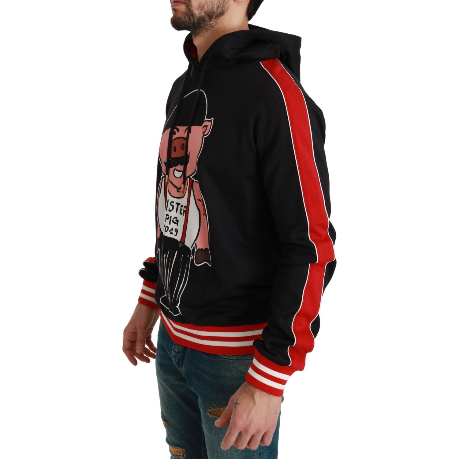 سترة سوداء أنيقة بغطاء رأس من دولتشي آند غابانا مع زخارف متعددة الألوان