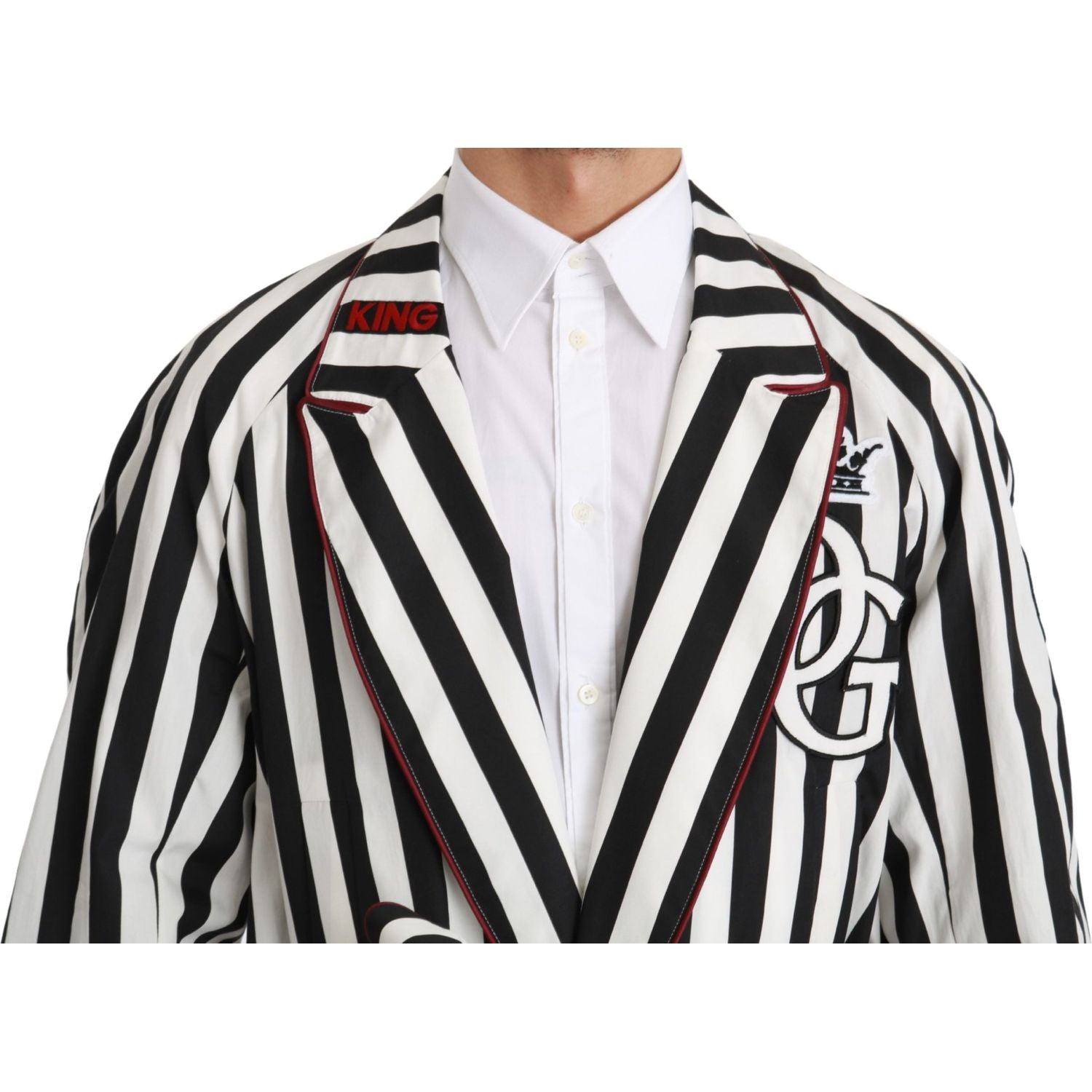 قميص نوم أنيق بحزام من دولتشي آند غابانا باللونين الأسود والأبيض