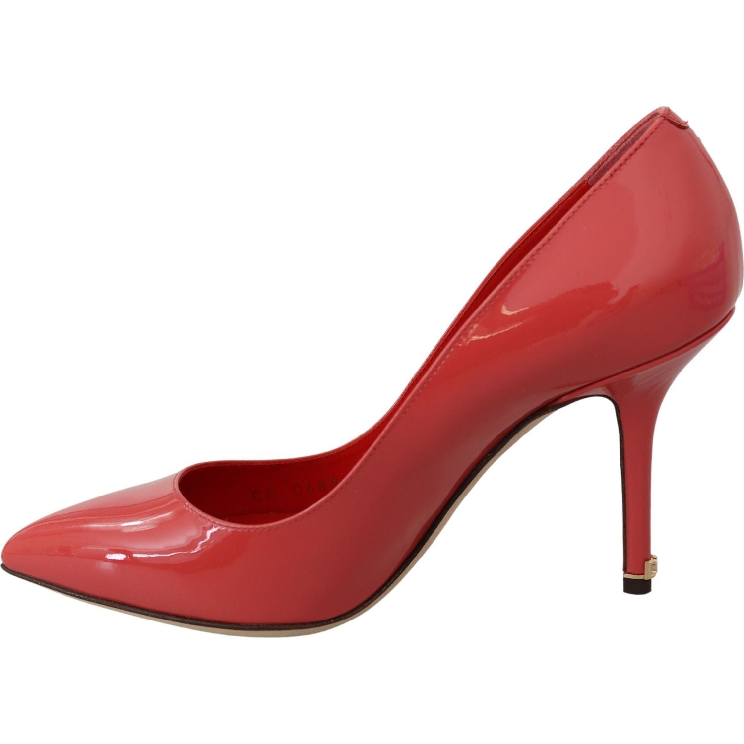 حذاء دولتشي آند غابانا الأنيق المصنوع من الجلد اللامع باللون الوردي الداكن