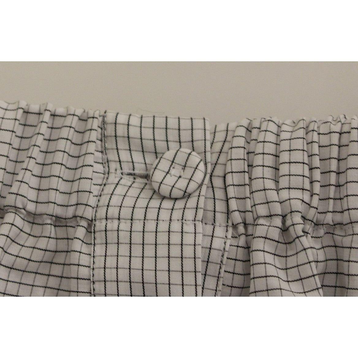 تنورة أندريا إنكونتري الصغيرة الأنيقة باللون الأبيض - أنيقة وخالدة