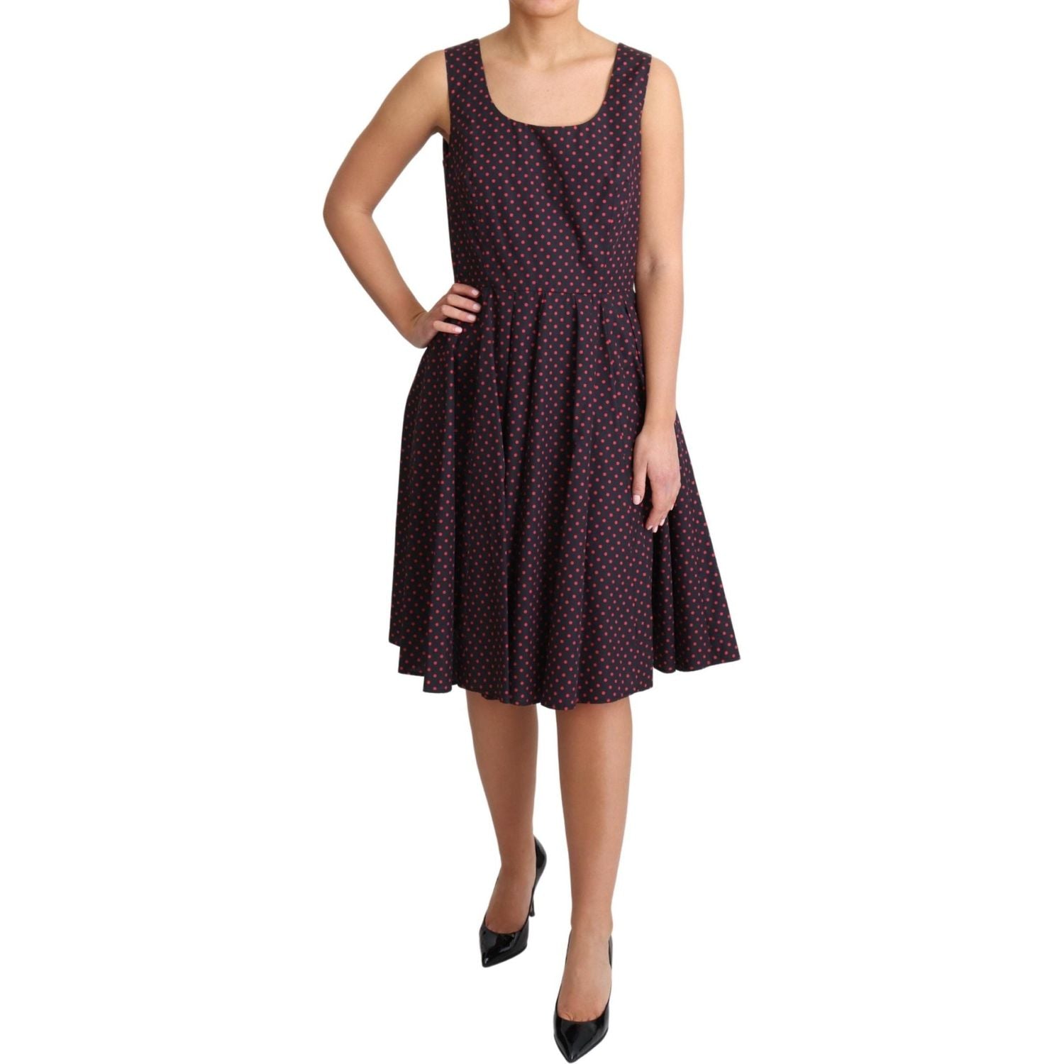 فستان دولتشي آند غابانا الأنيق المنقط بدون أكمام