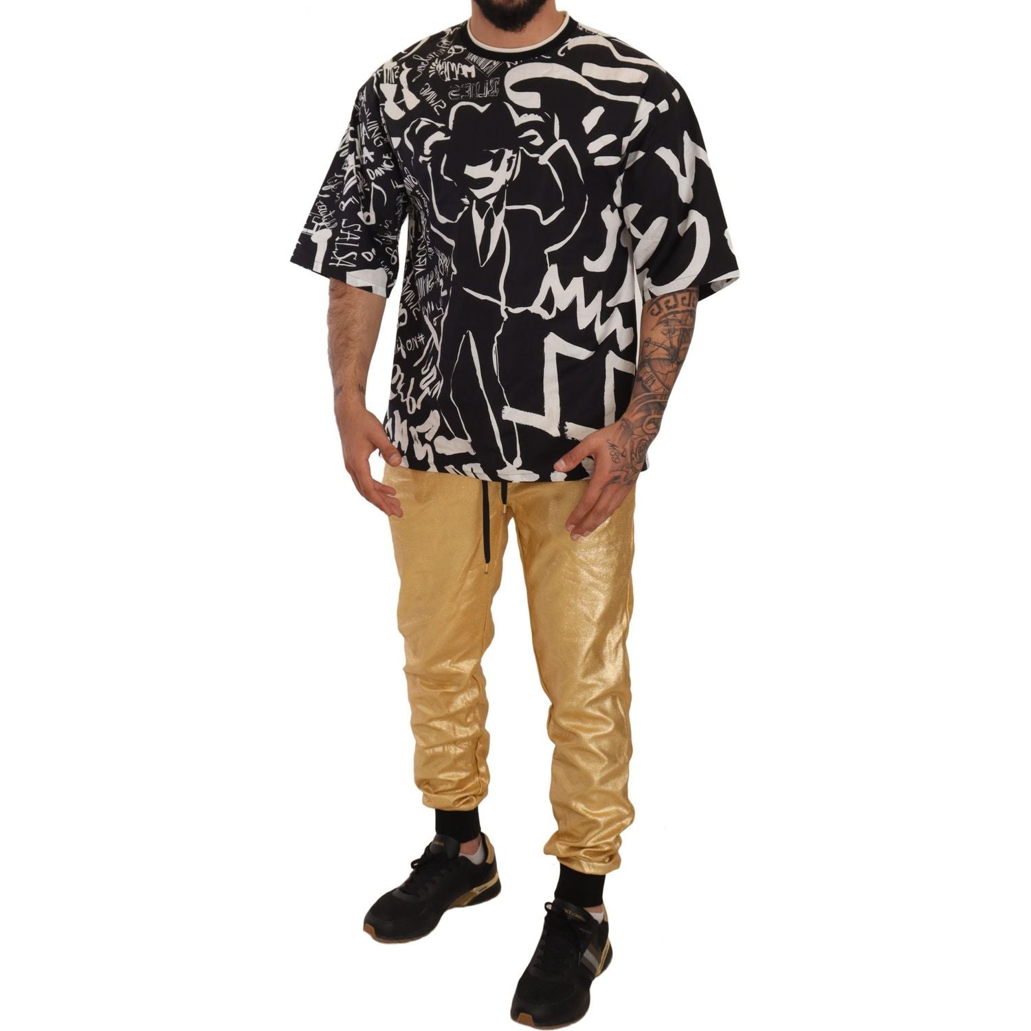 بنطال رياضي ذهبي بطبعة سنة الخنزير من دولتشي آند غابانا