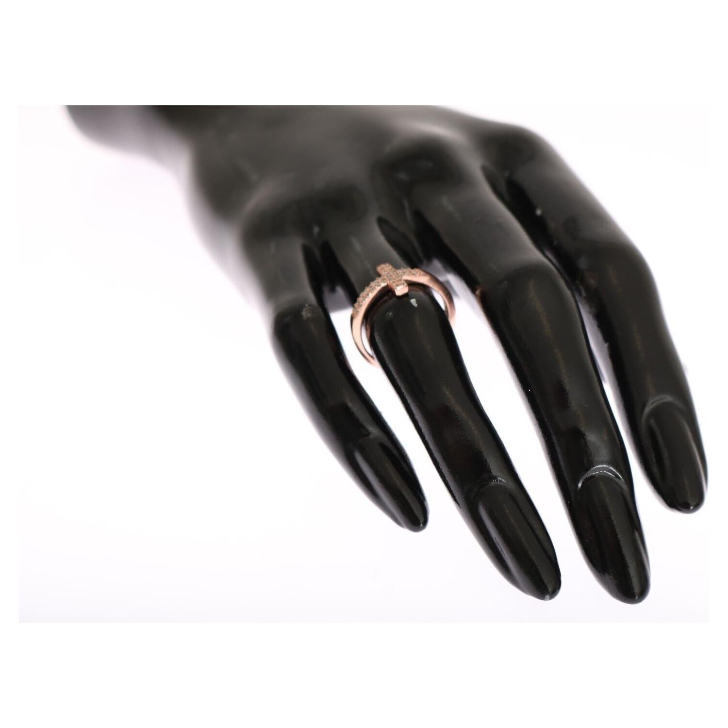 خاتم نيالايا الأنيق المصنوع من الفضة والمرصّع بالكريستال الوردي