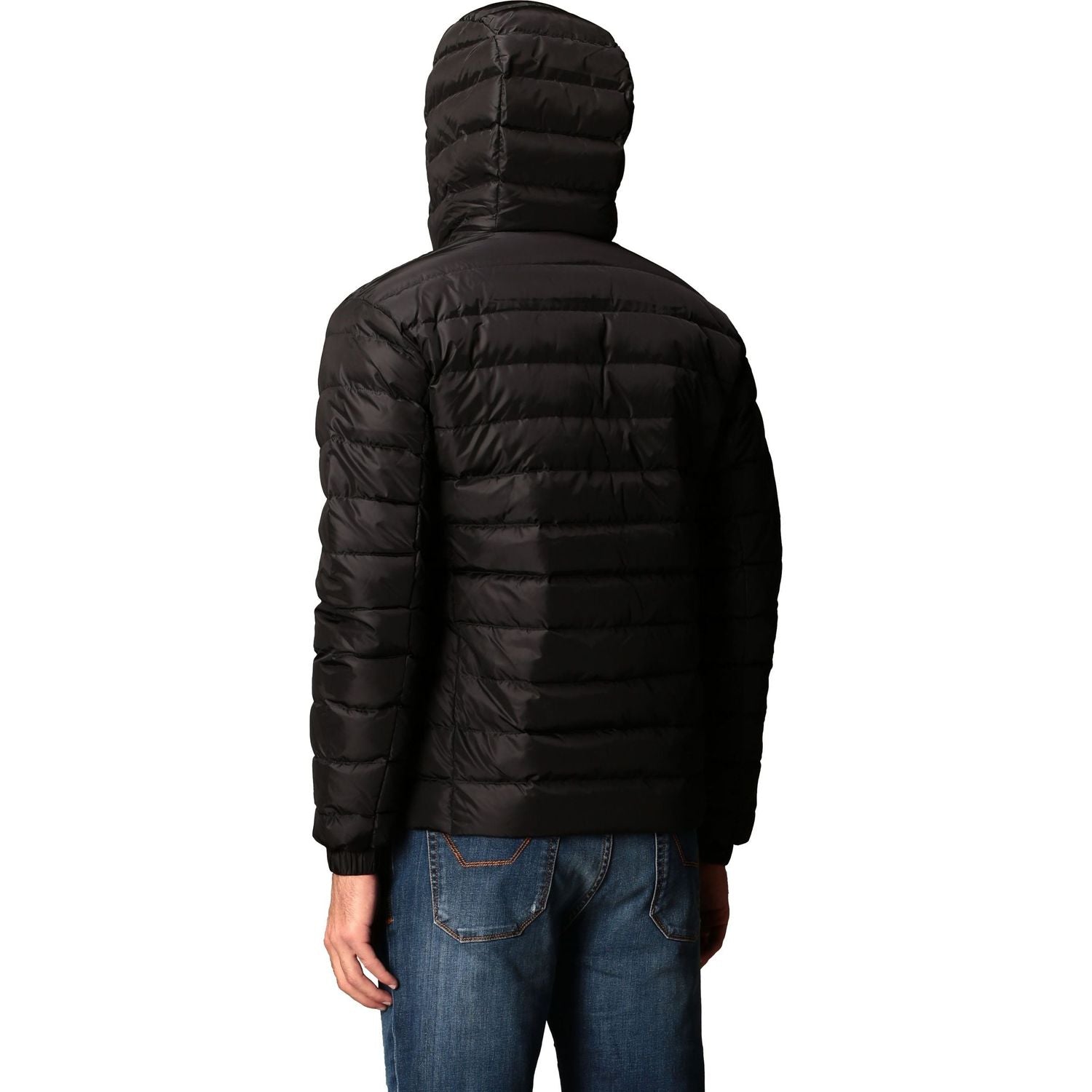 Front view with bag zipped and handles upright.