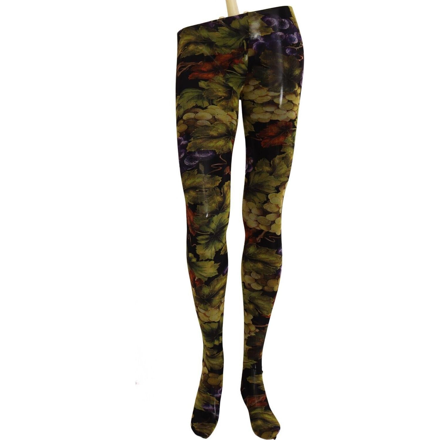 جوارب نايلون أنيقة بطبعة عنب أسود من دولتشي آند غابانا