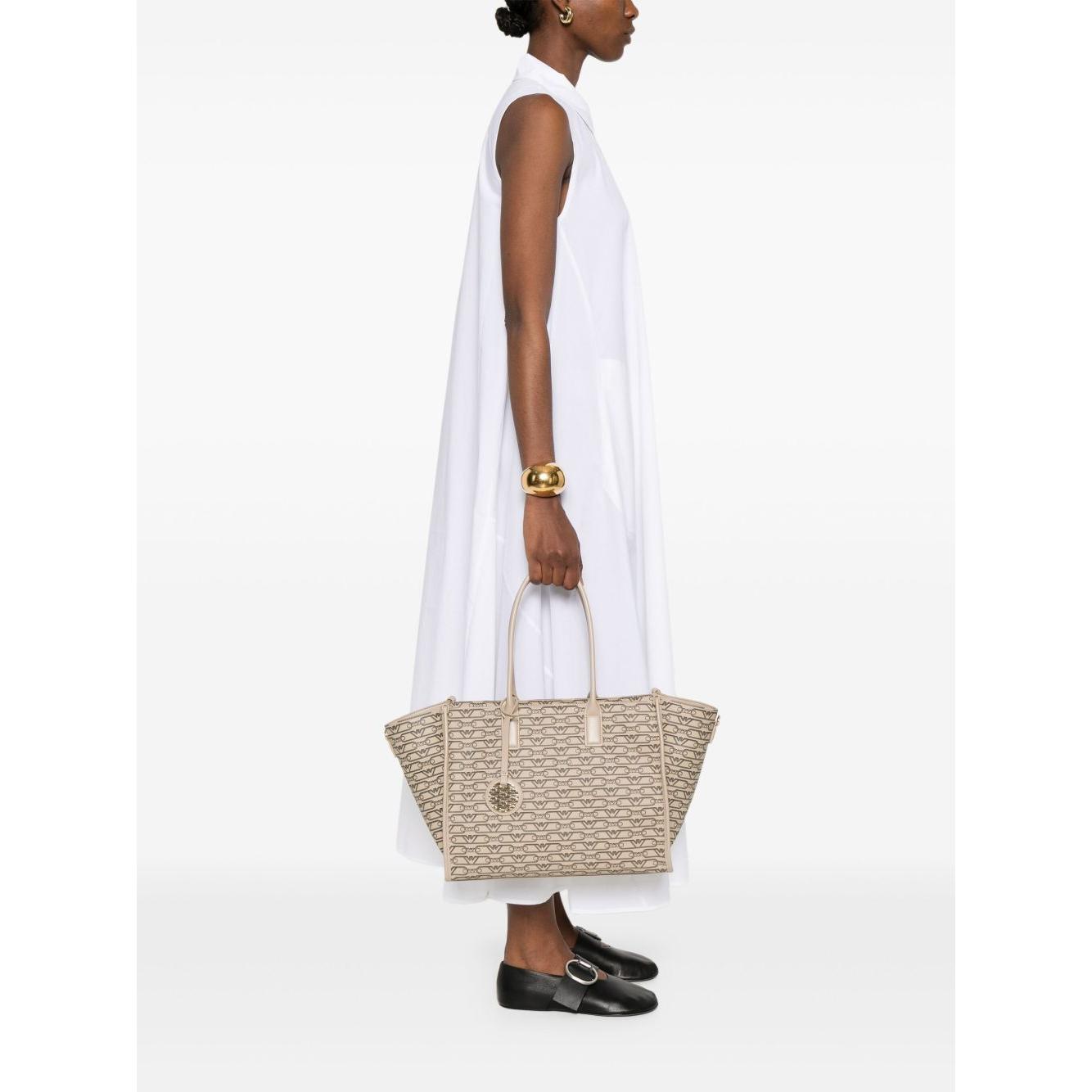 Front view with bag zipped and handles upright.