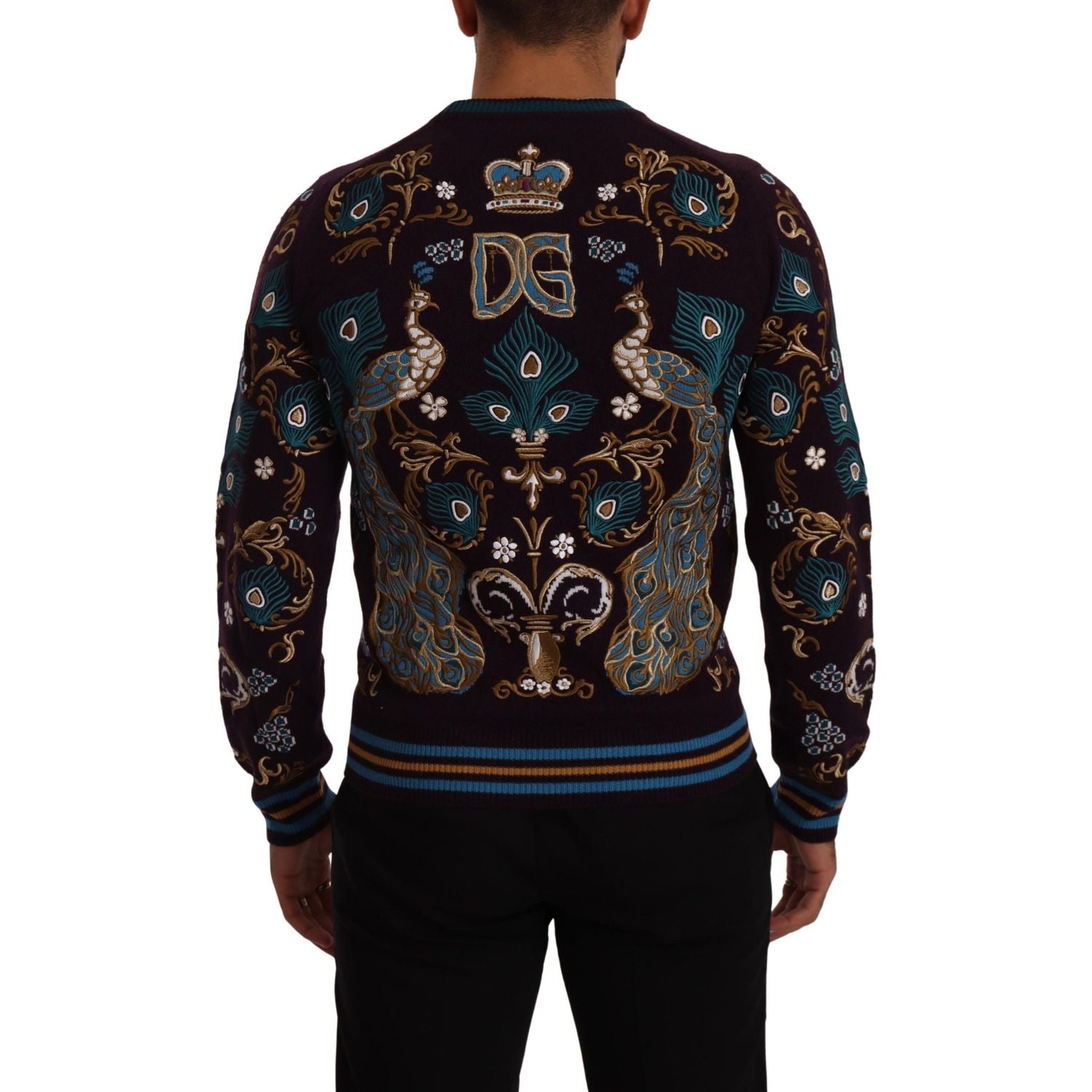 سترة أنيقة من الكشمير باللون العنابي من دولتشي آند غابانا