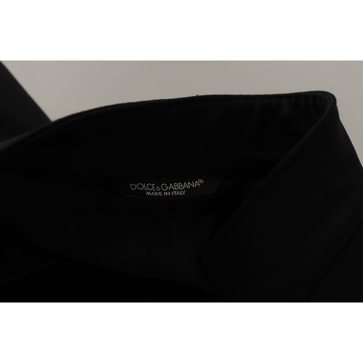 سترة صوفية أنيقة بصف أزرار واحد من مجموعة دولتشي آند غابانا