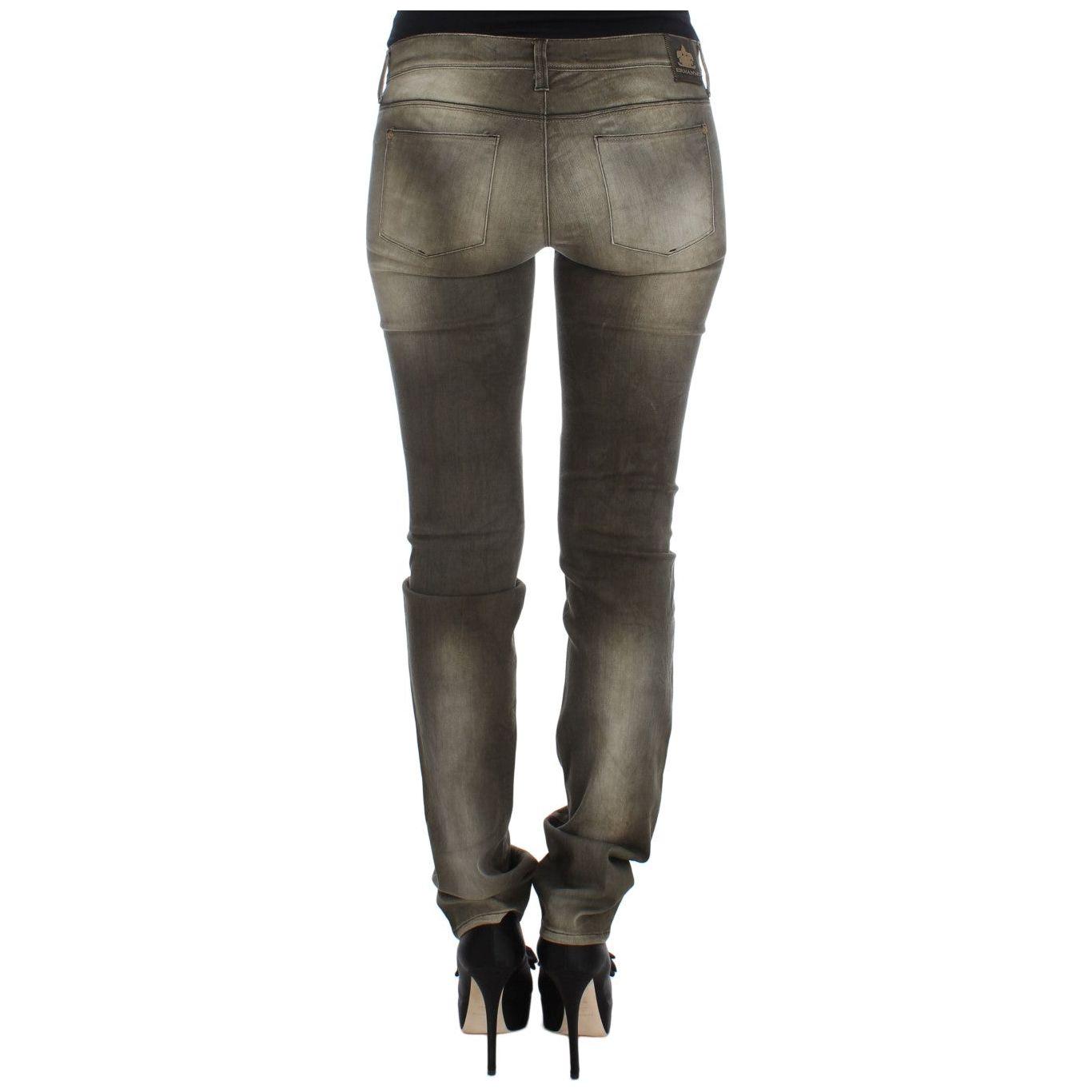 إيرمانو شيرفينو شيك رمادي بقصّة ضيّقة من الدنيم الإيطالي