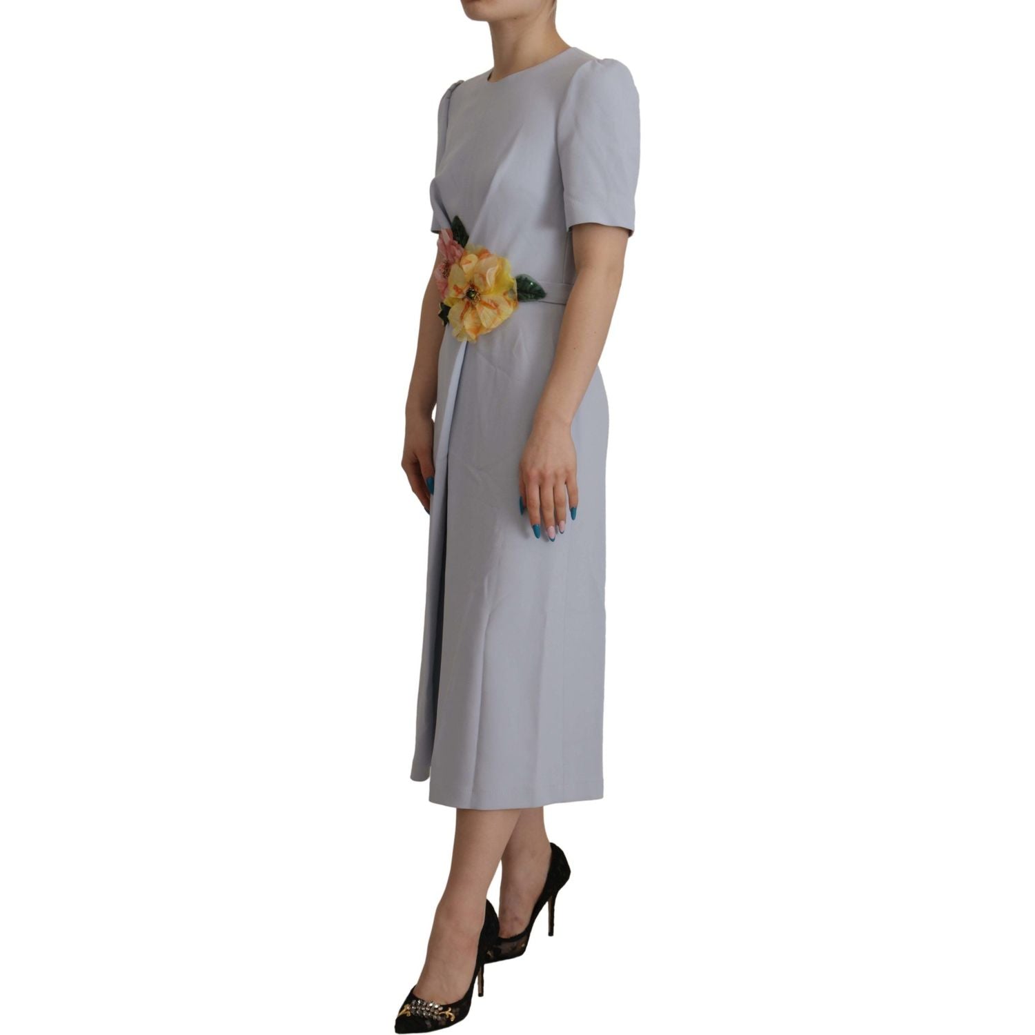 优雅浅蓝色 A 字连衣裙