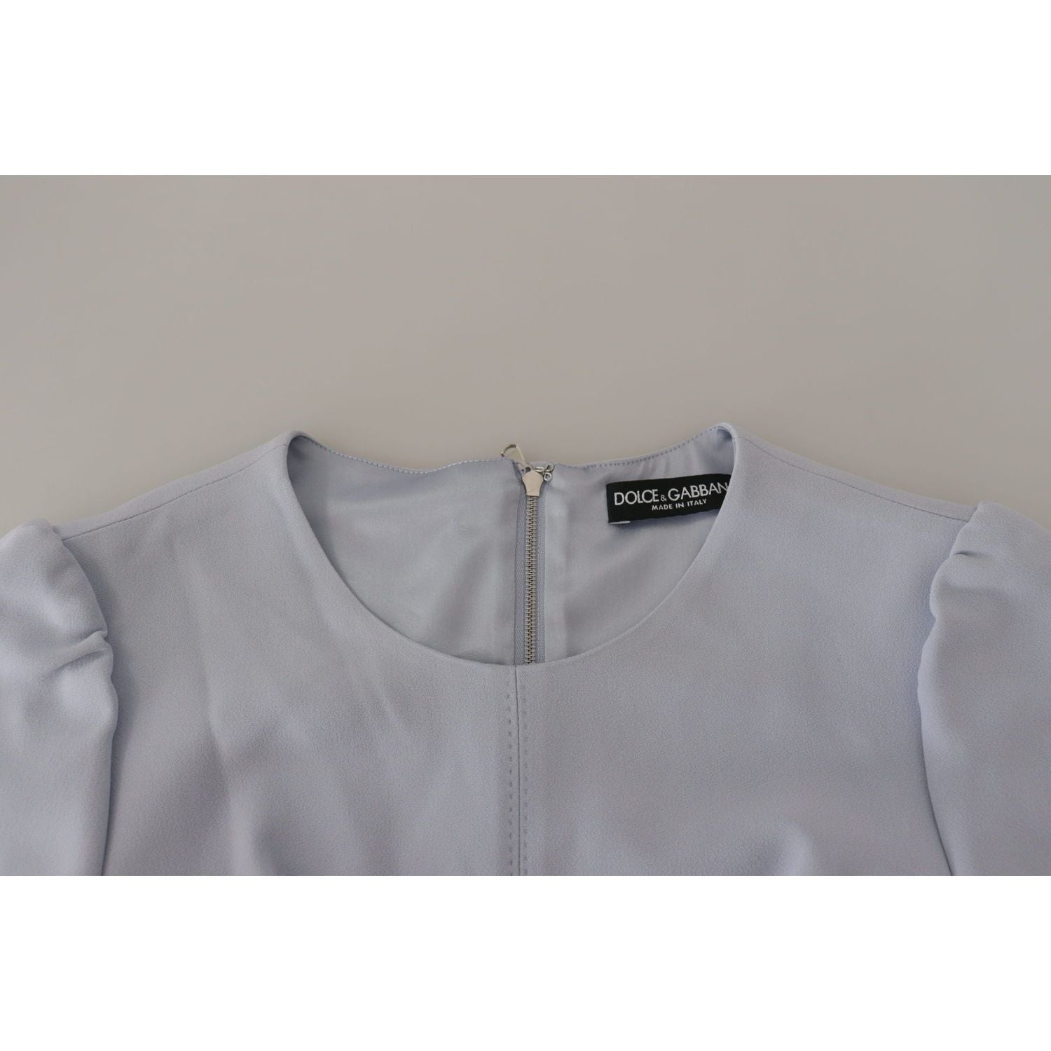 优雅浅蓝色 A 字连衣裙