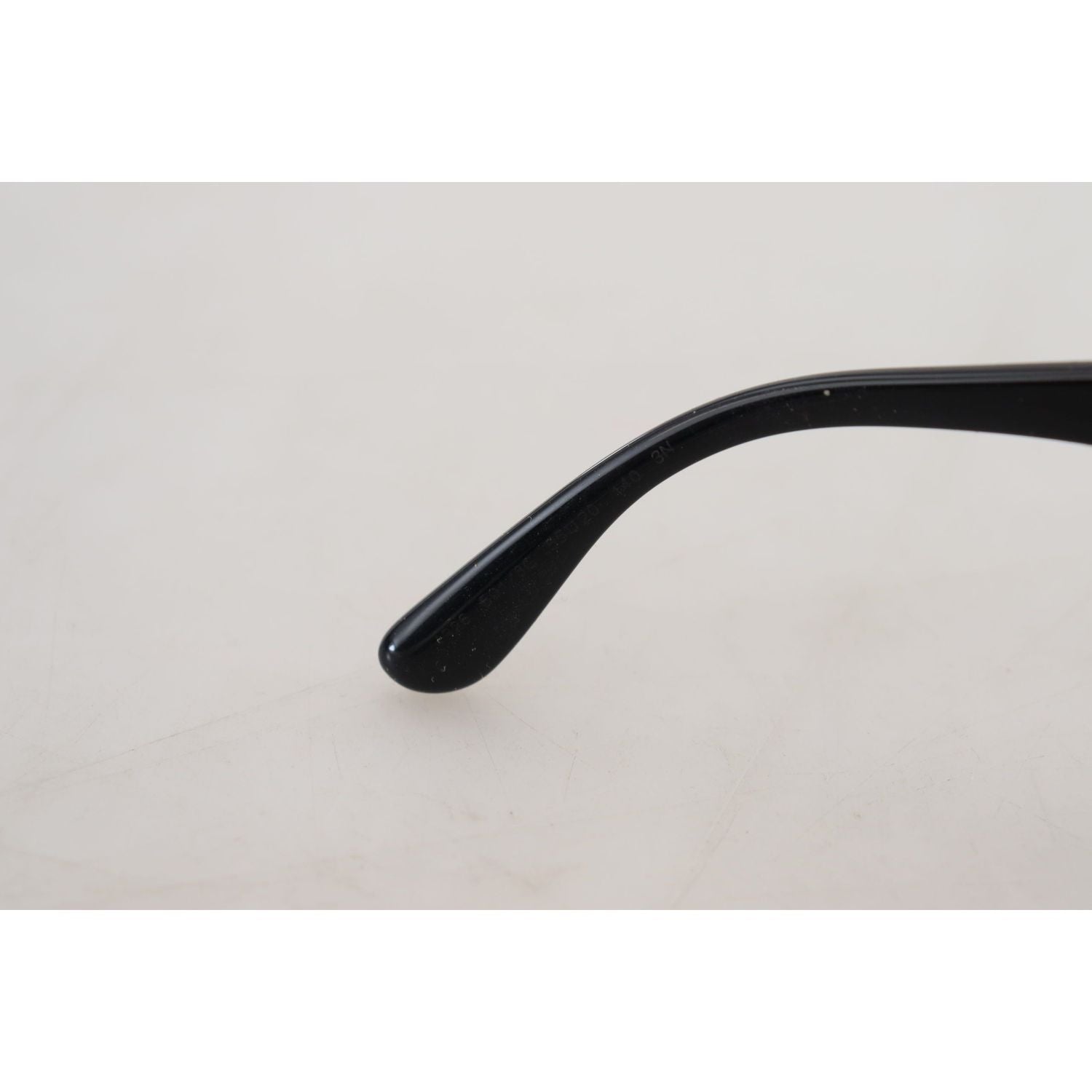 نظارة شمسية مستقطبة على شكل فراشة من دولتشي آند غابانا