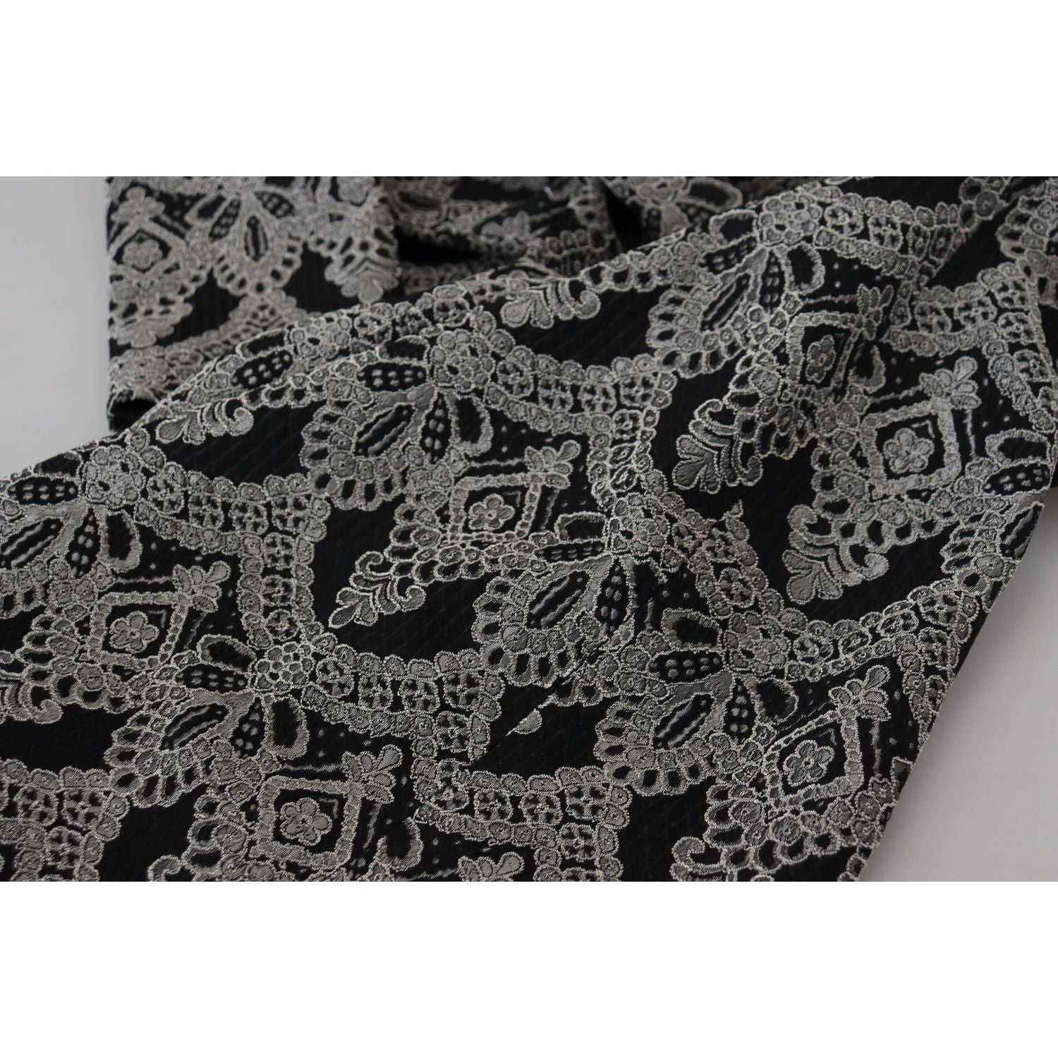 优雅提花紧身直筒连衣裙