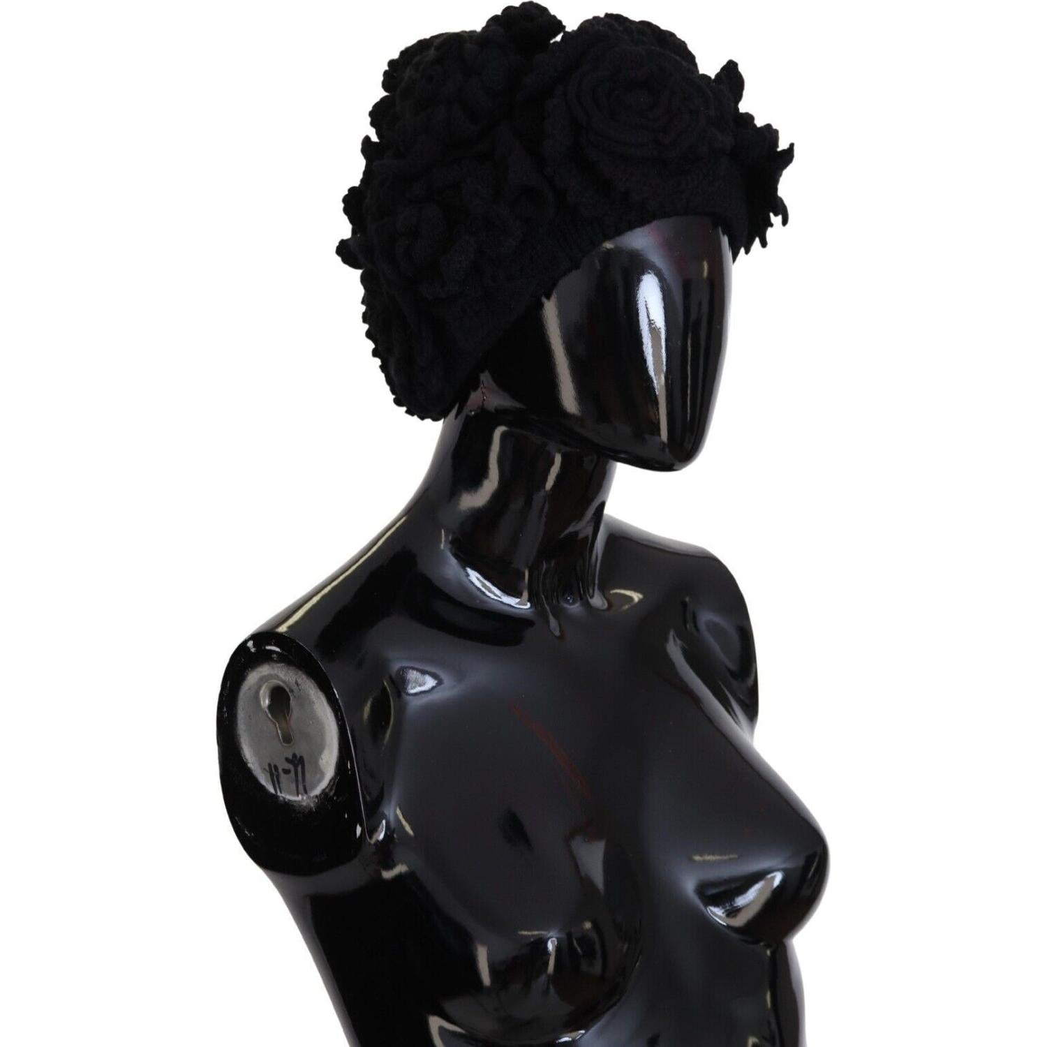 优雅的黑色纯羊毛便帽