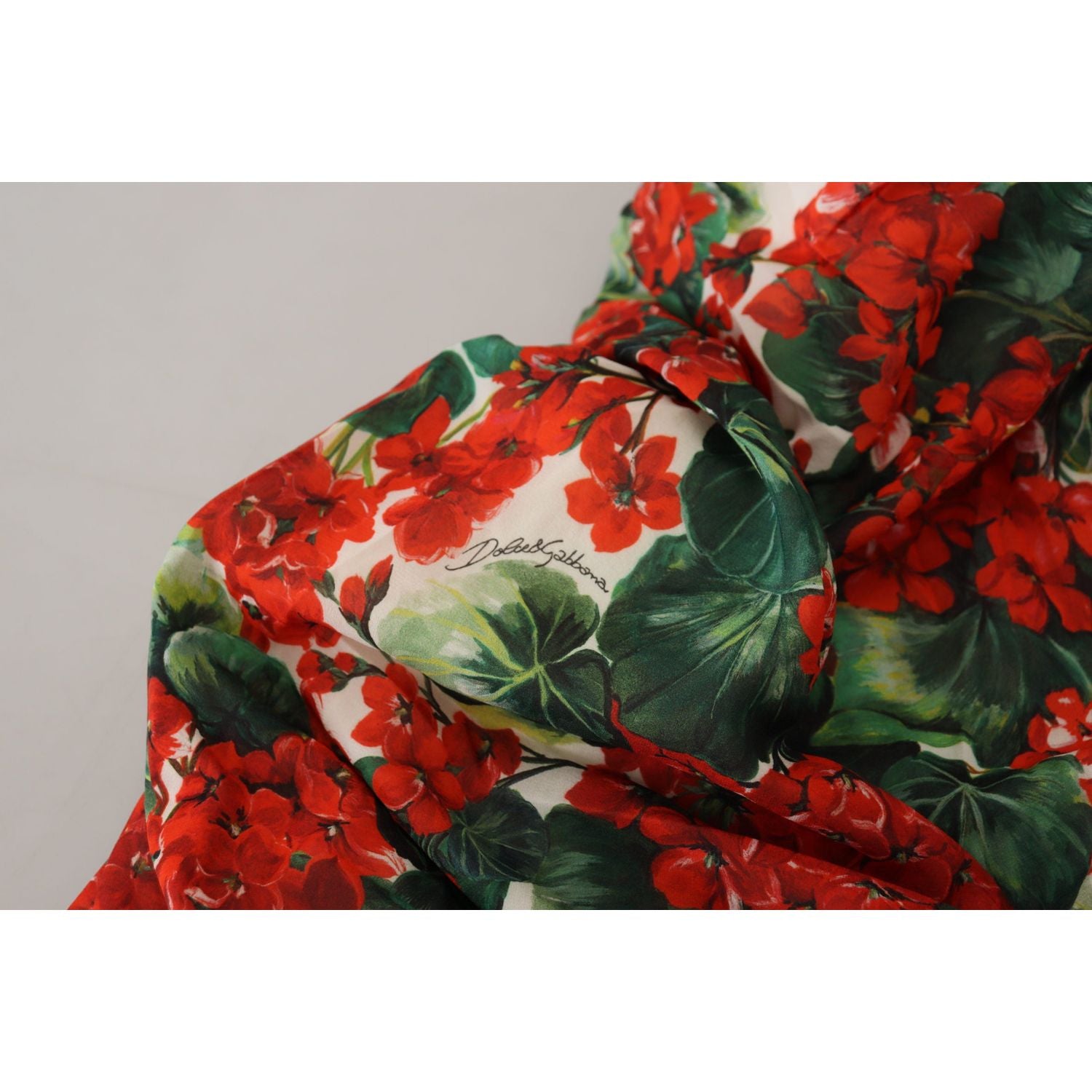 迷人花卉印花紧身连衣裙