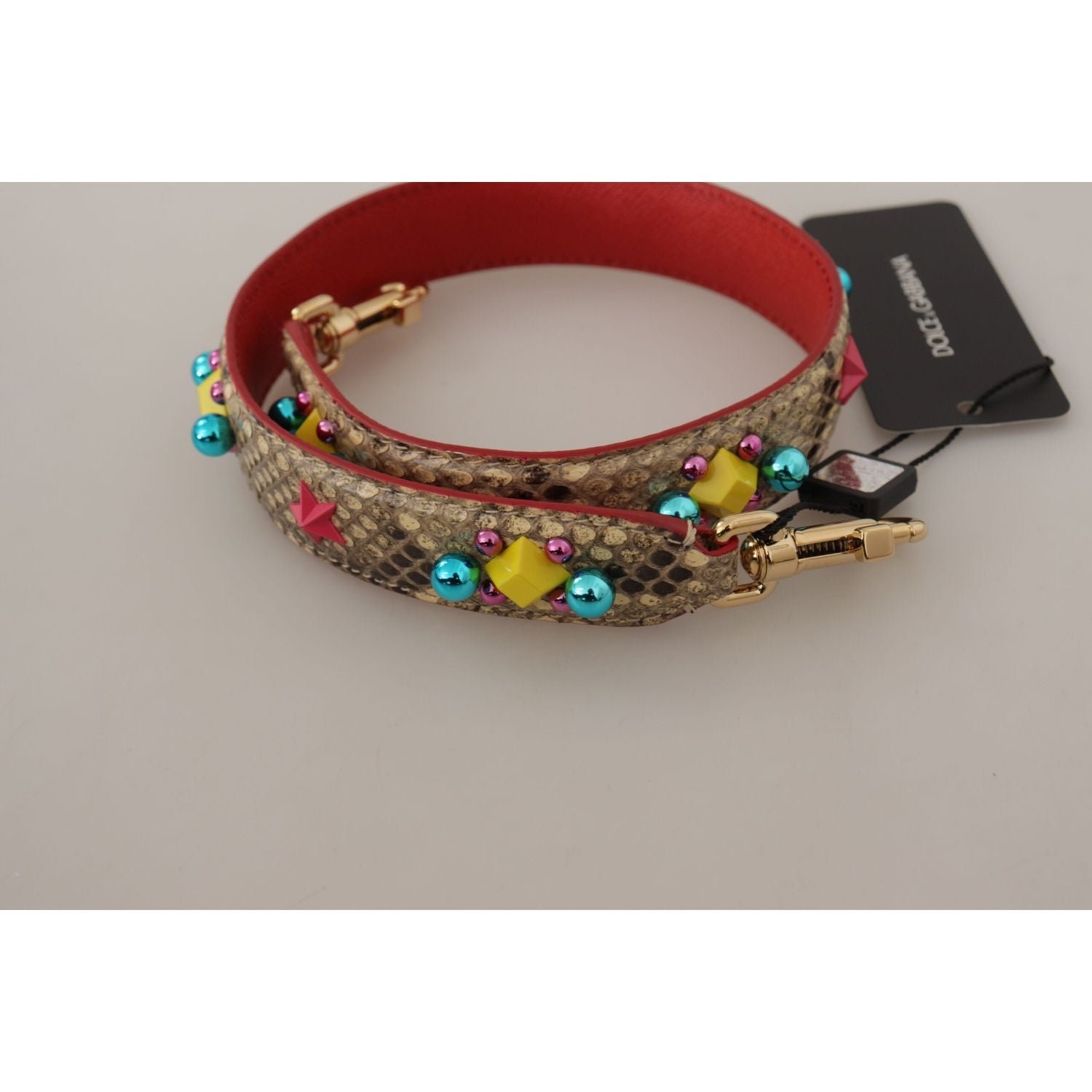 精致的米色蟒蛇皮包带