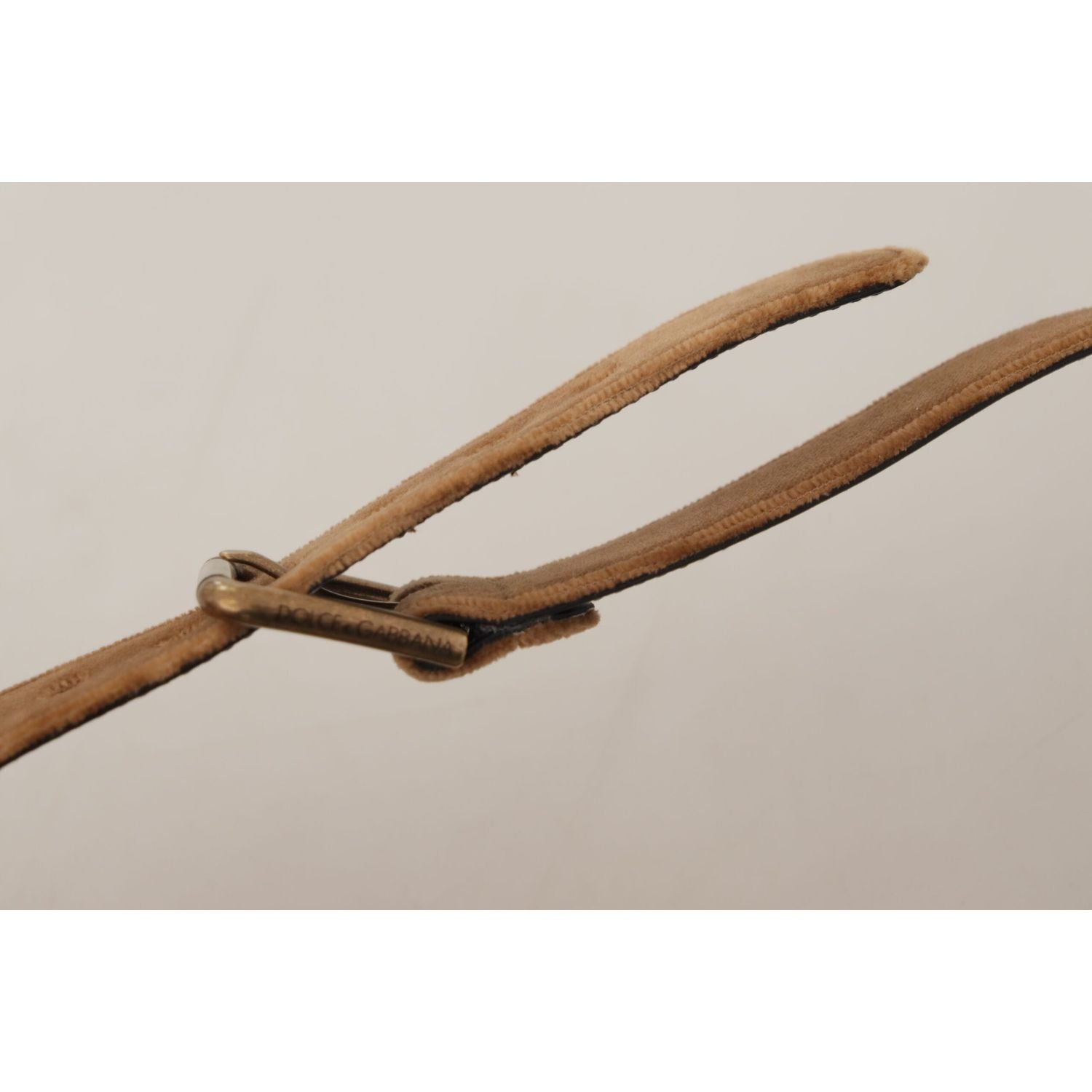 حزام جلدي أنيق من دولتشي آند غابانا بإبزيم منقوش