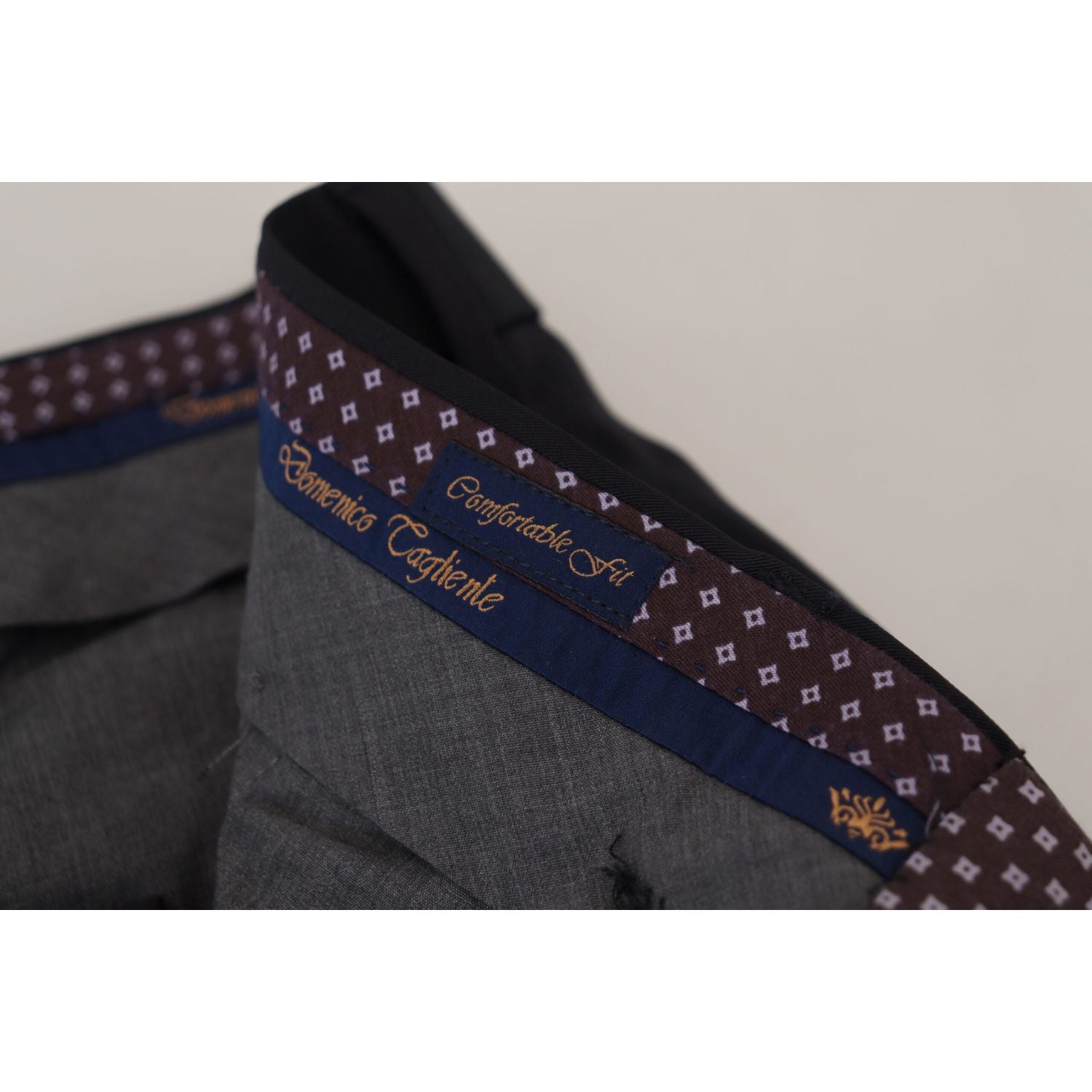 بنطلون دومينيكو تاجلينتي الإيطالي الأنيق باللون الأسود