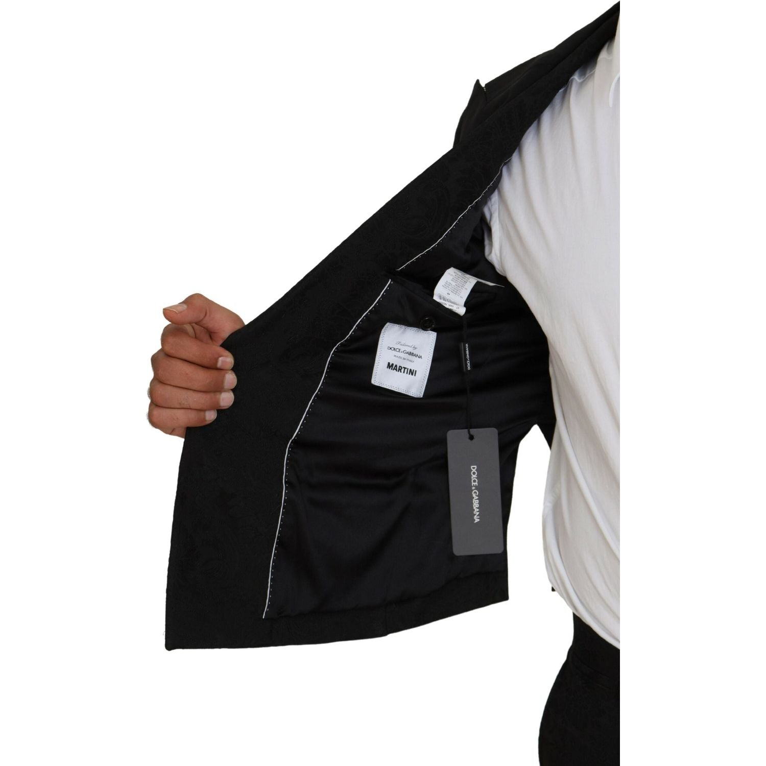 适合现代男士的优雅黑色马提尼西装