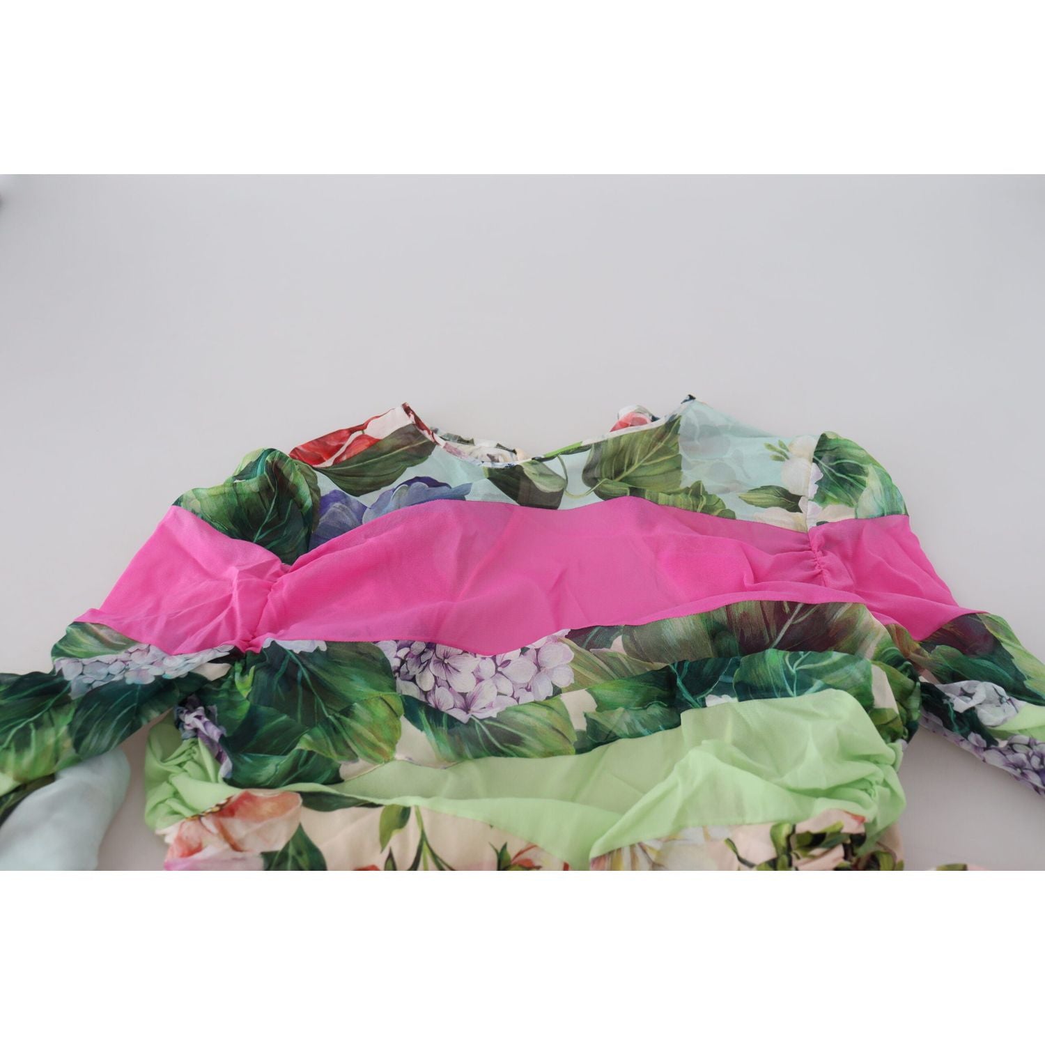 فستان حرير ضيق مزين بالزهور من دولتشي آند غابانا