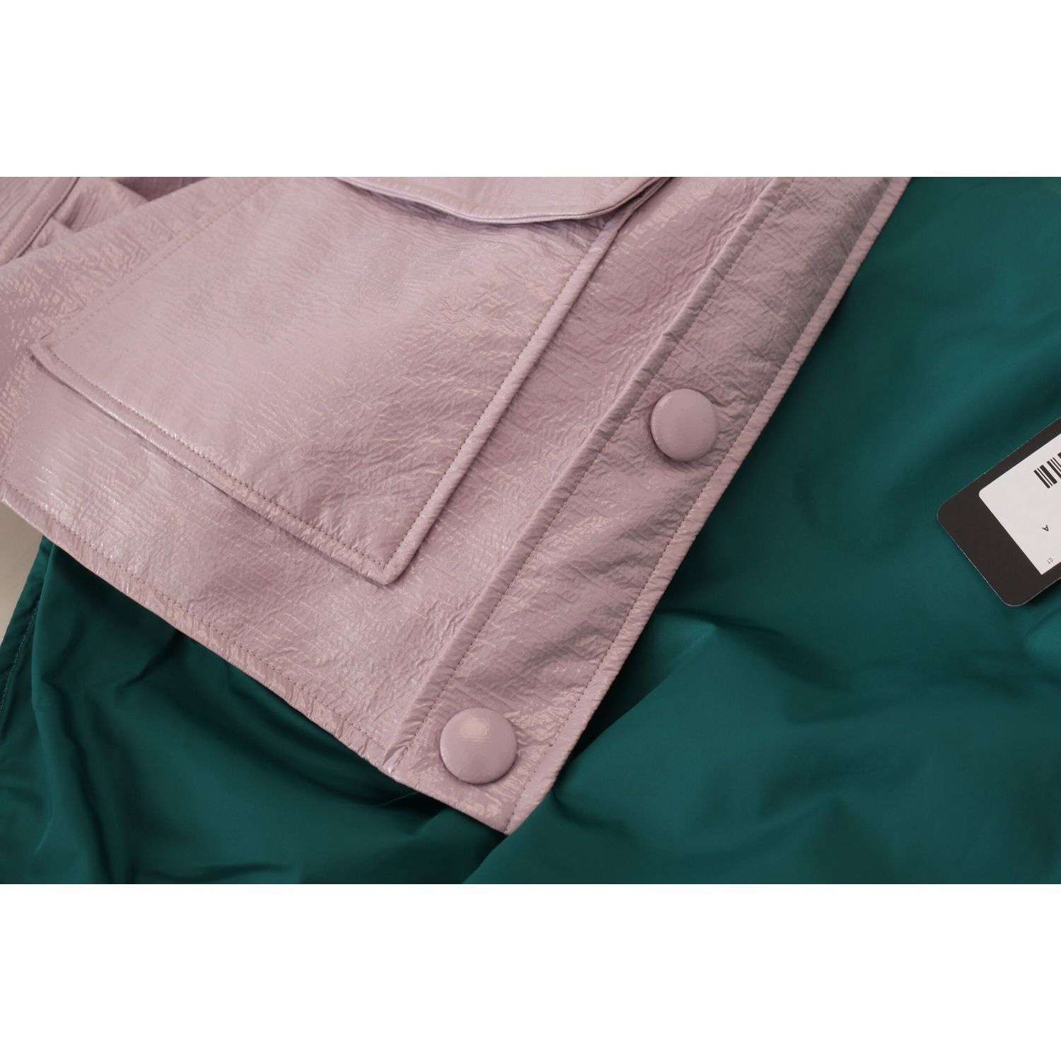 سترة قصيرة أنيقة باللون الأرجواني من دولتشي آند غابانا - لمسة من الأناقة