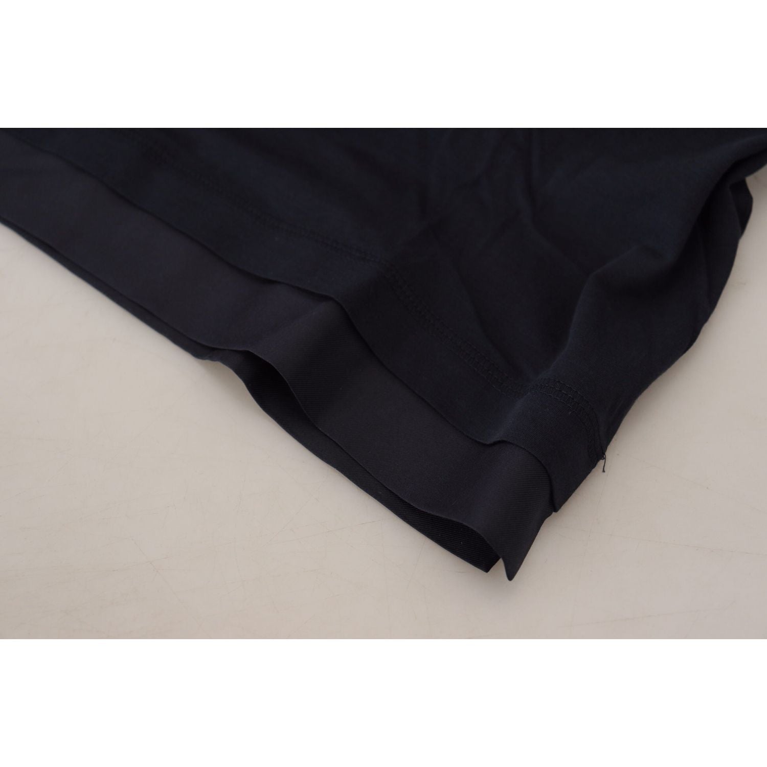 优雅的棉丝混纺蓝色套头衫