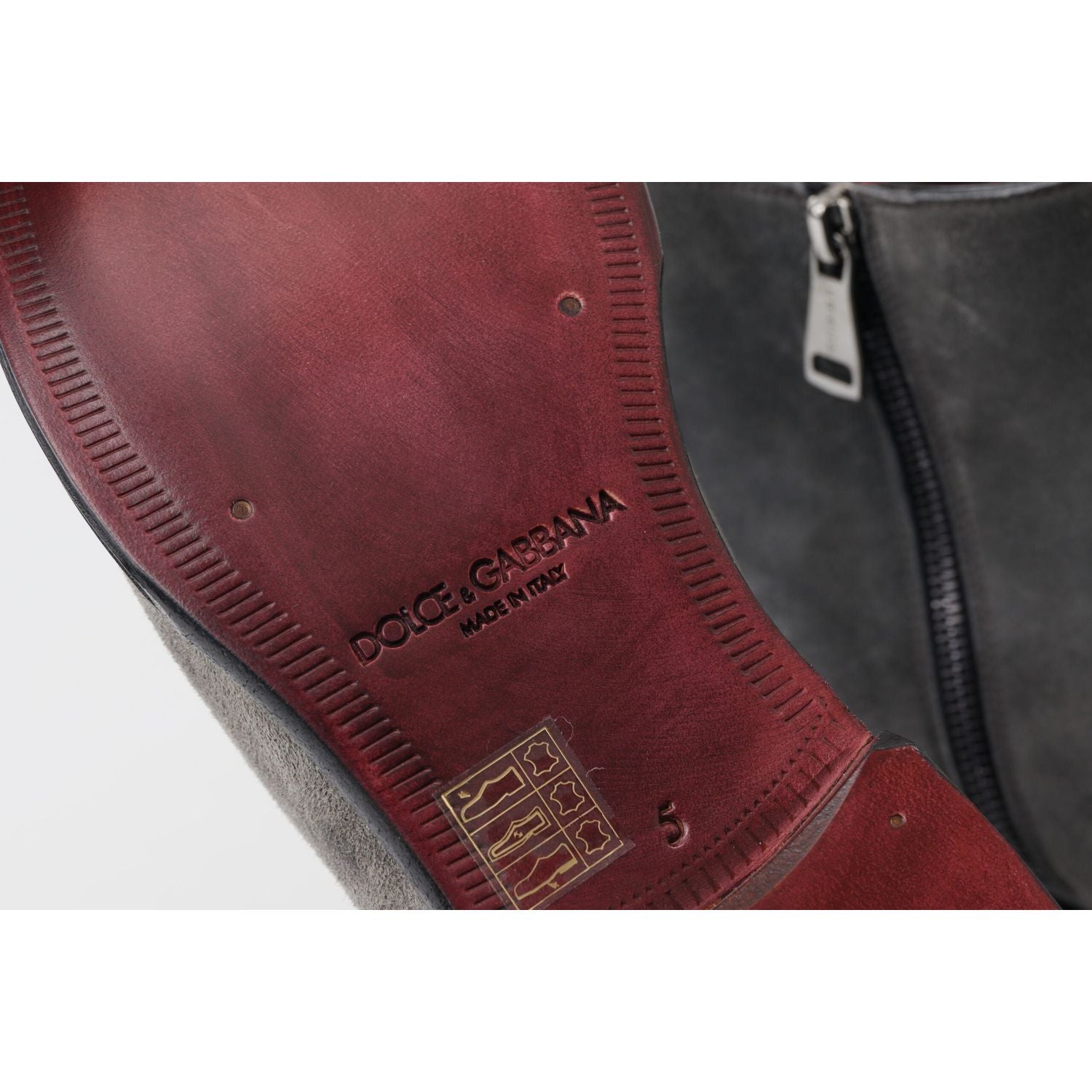 حذاء تشيلسي الجلدي الأنيق باللون الرمادي من دولتشي آند غابانا