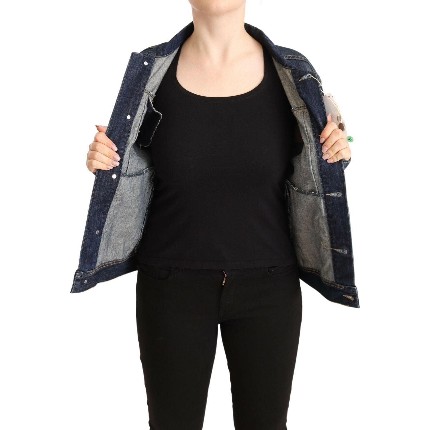 别致的深蓝色牛仔夹克