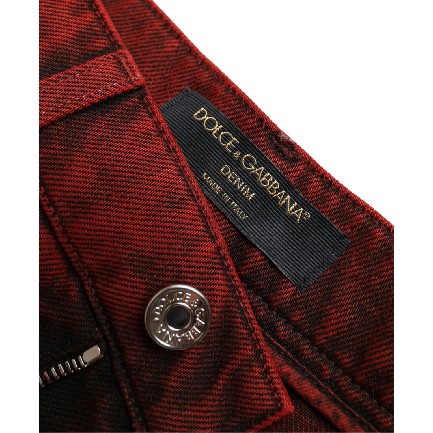 شورت جينز أحمر بخصر مرتفع من دولتشي آند غابانا