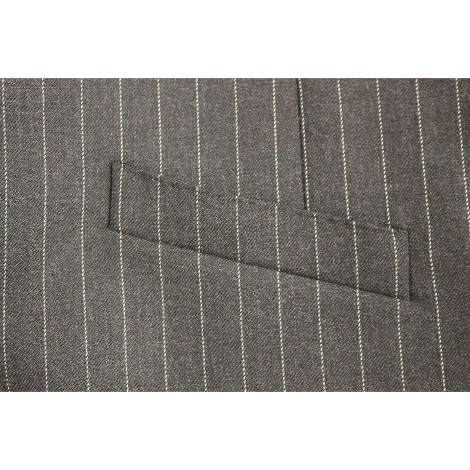 فستان رمادي مخطط أنيق من دولتشي آند غابانا