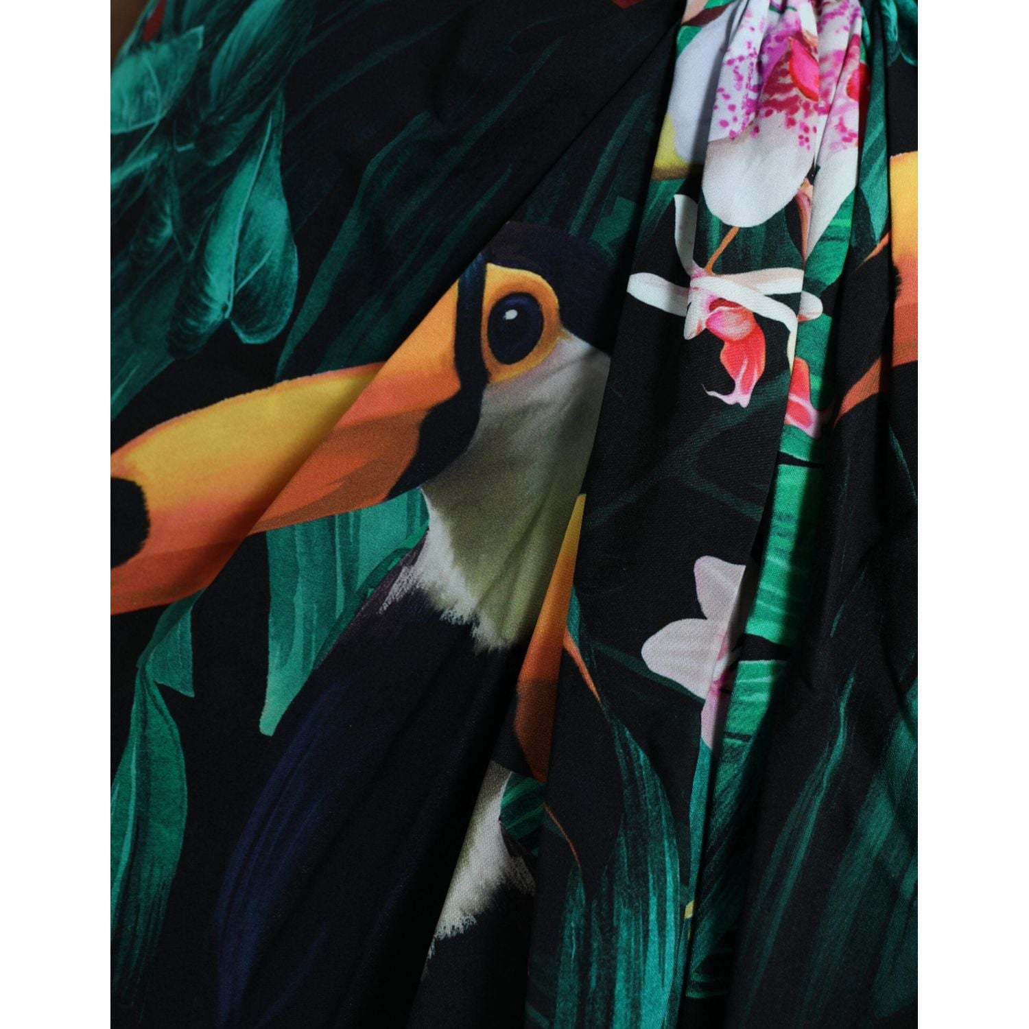 فستان دولتشي آند غابانا بطبعة الغابات الاستوائية بكتف واحد