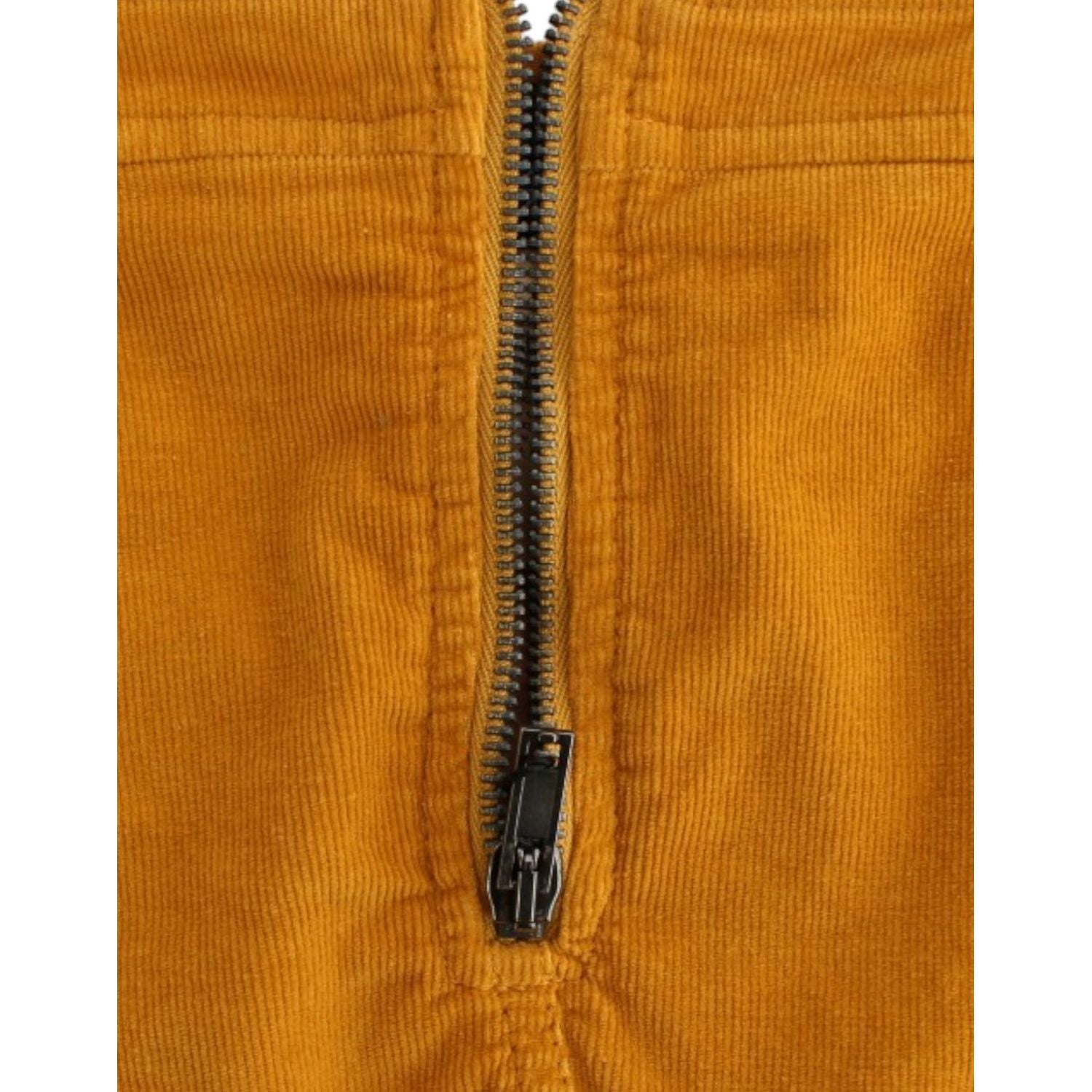 تنورة قصيرة من قماش مخملي أصفر أنيق من كوستيوم ناشيونال شيك