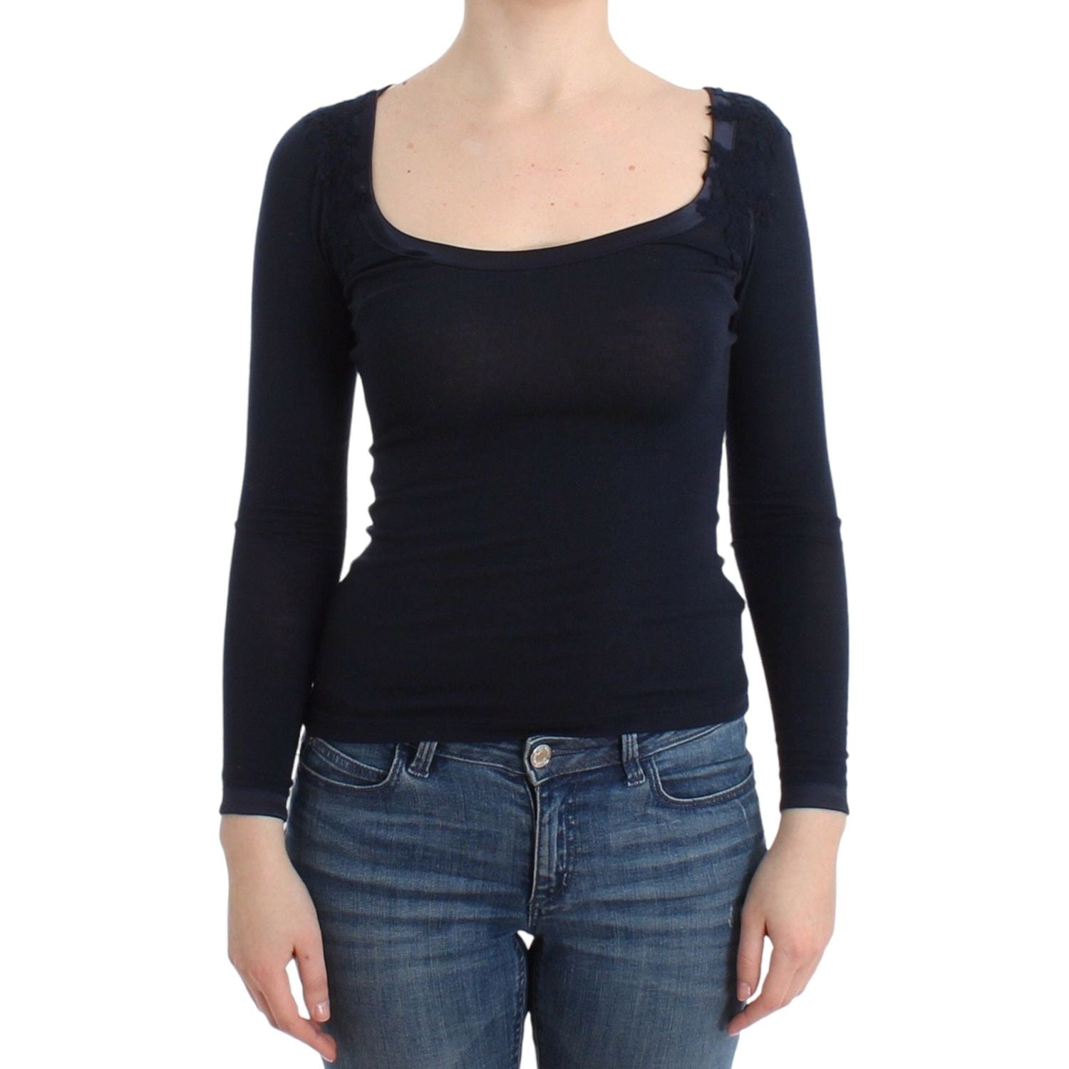 بلوزة دانتيل أنيقة بأكمام طويلة من Ermanno Scervino