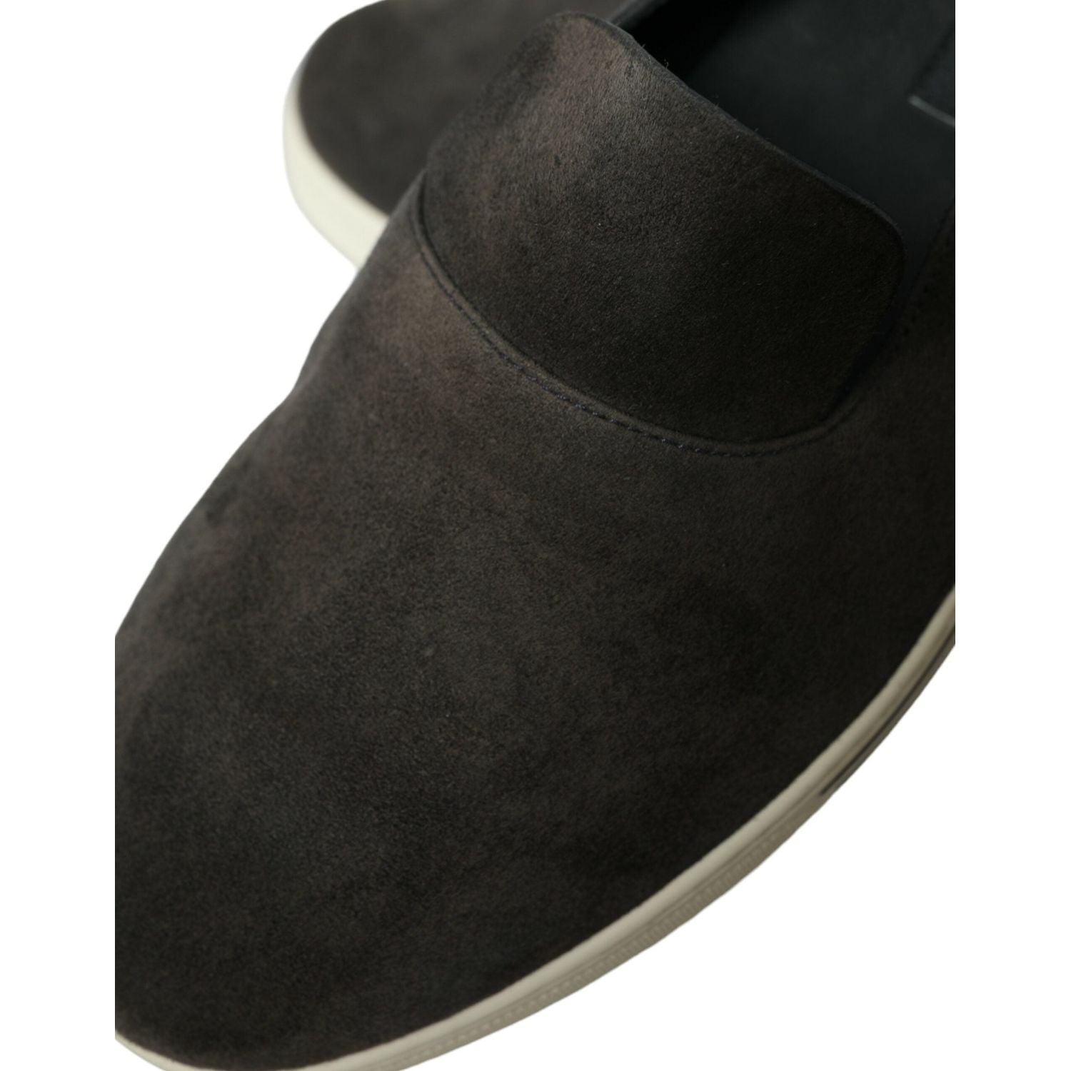 نعال دولتشي آند غابانا الأنيقة المصنوعة من جلد الغزال والتمساح باللون الأزرق