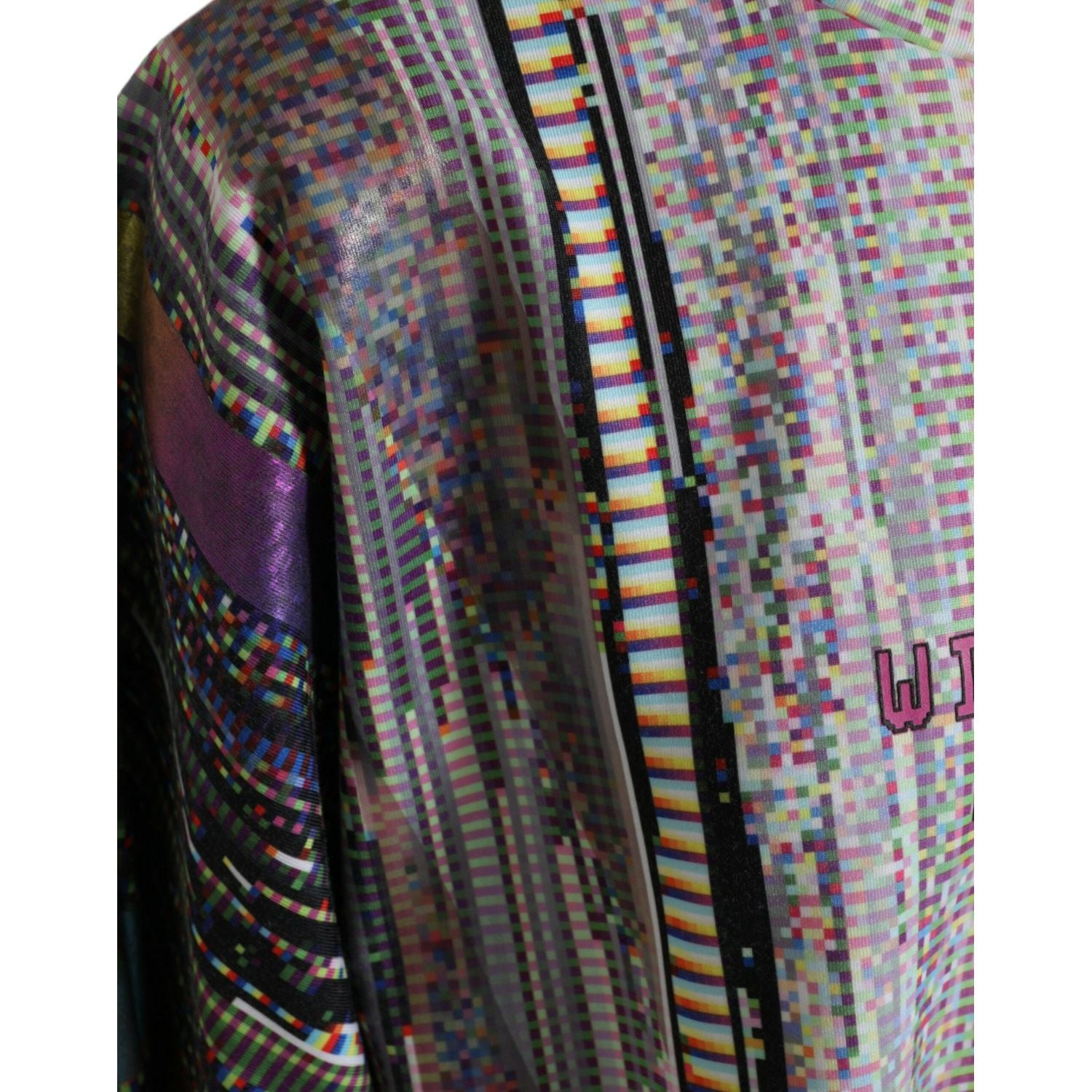 别致的多色圆领 T 恤