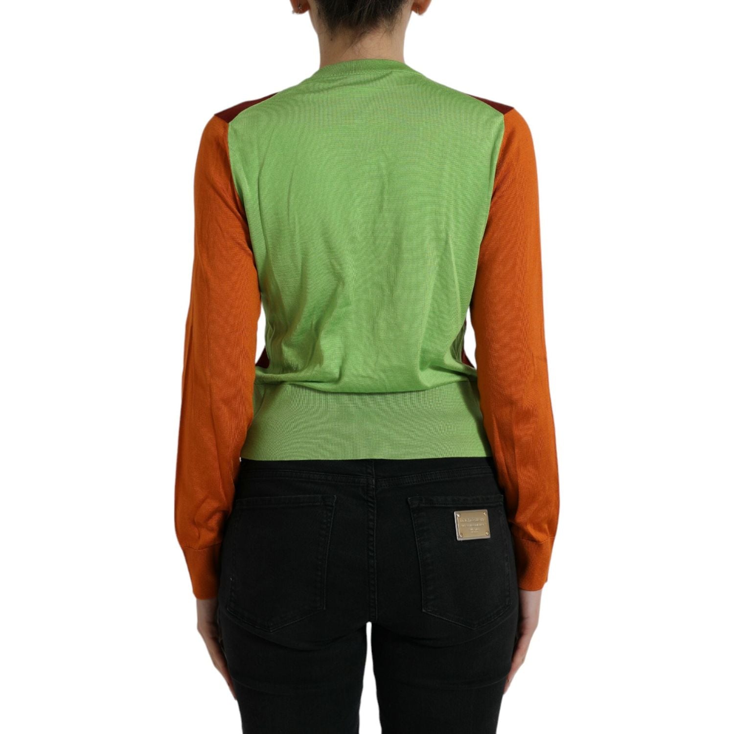 سترة كارديجان أنيقة من الحرير من دولتشي آند غابانا بألوان نابضة بالحياة