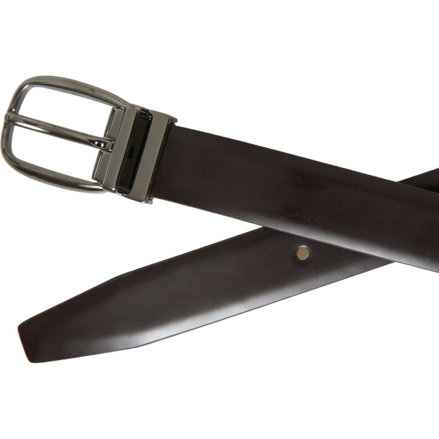 优雅皮带，配以醒目的带扣